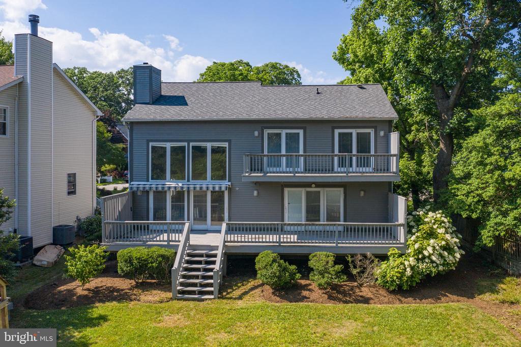 707 WARREN DRIVE