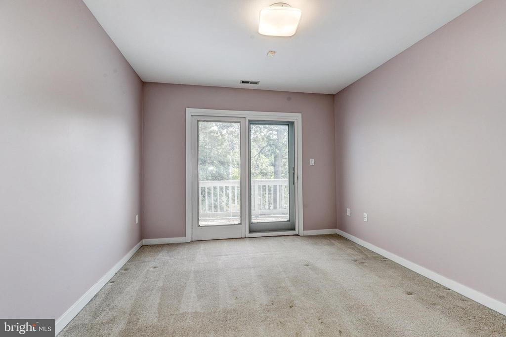 707 WARREN DRIVE
