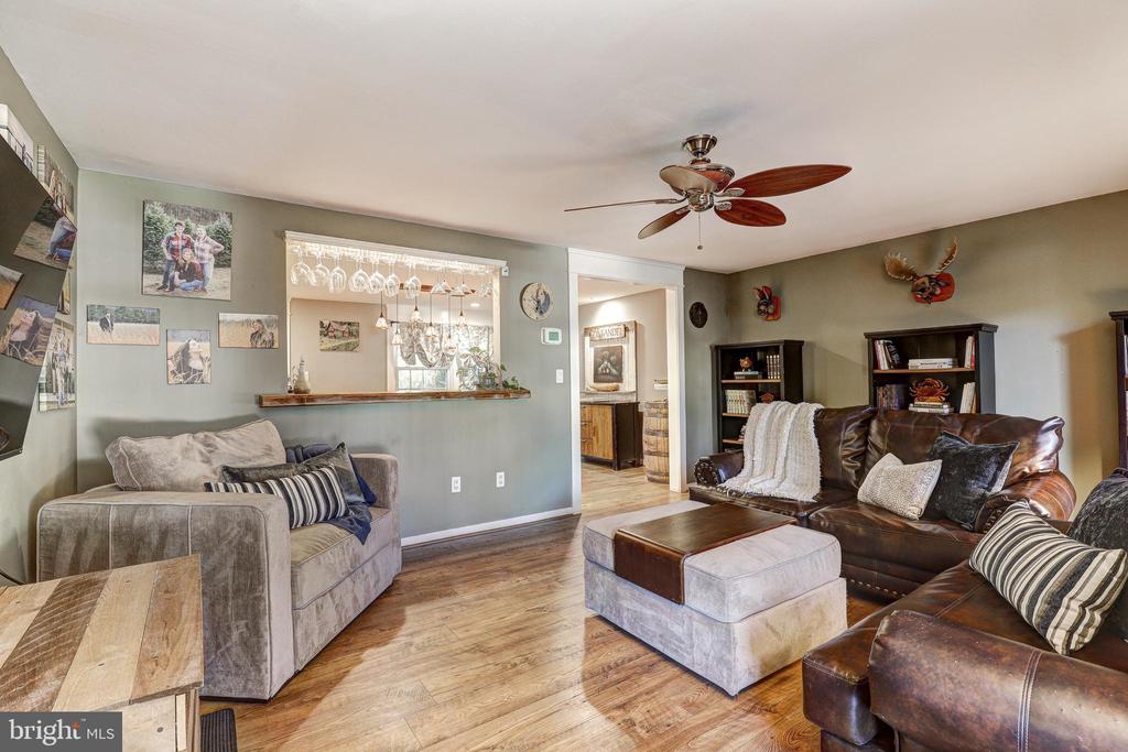 825 RUXSHIRE DRIVE