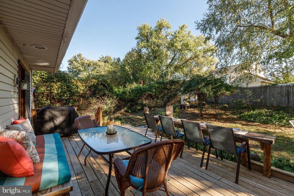 825 RUXSHIRE DRIVE