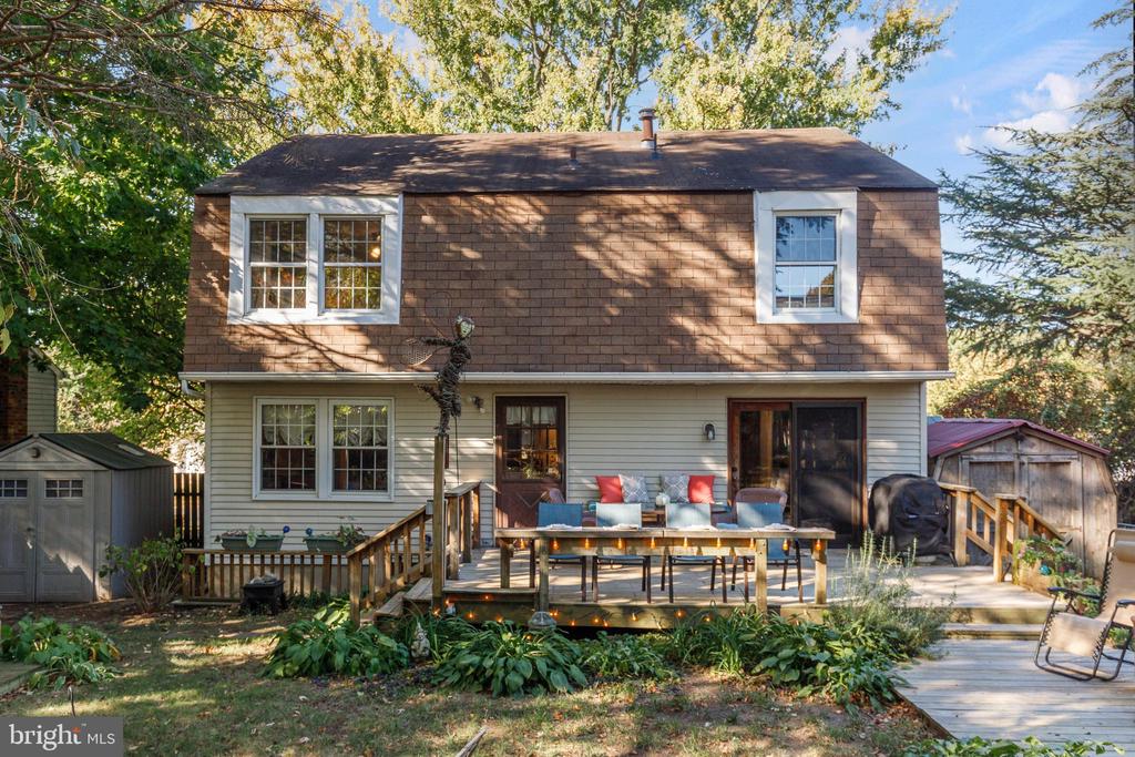 825 RUXSHIRE DRIVE