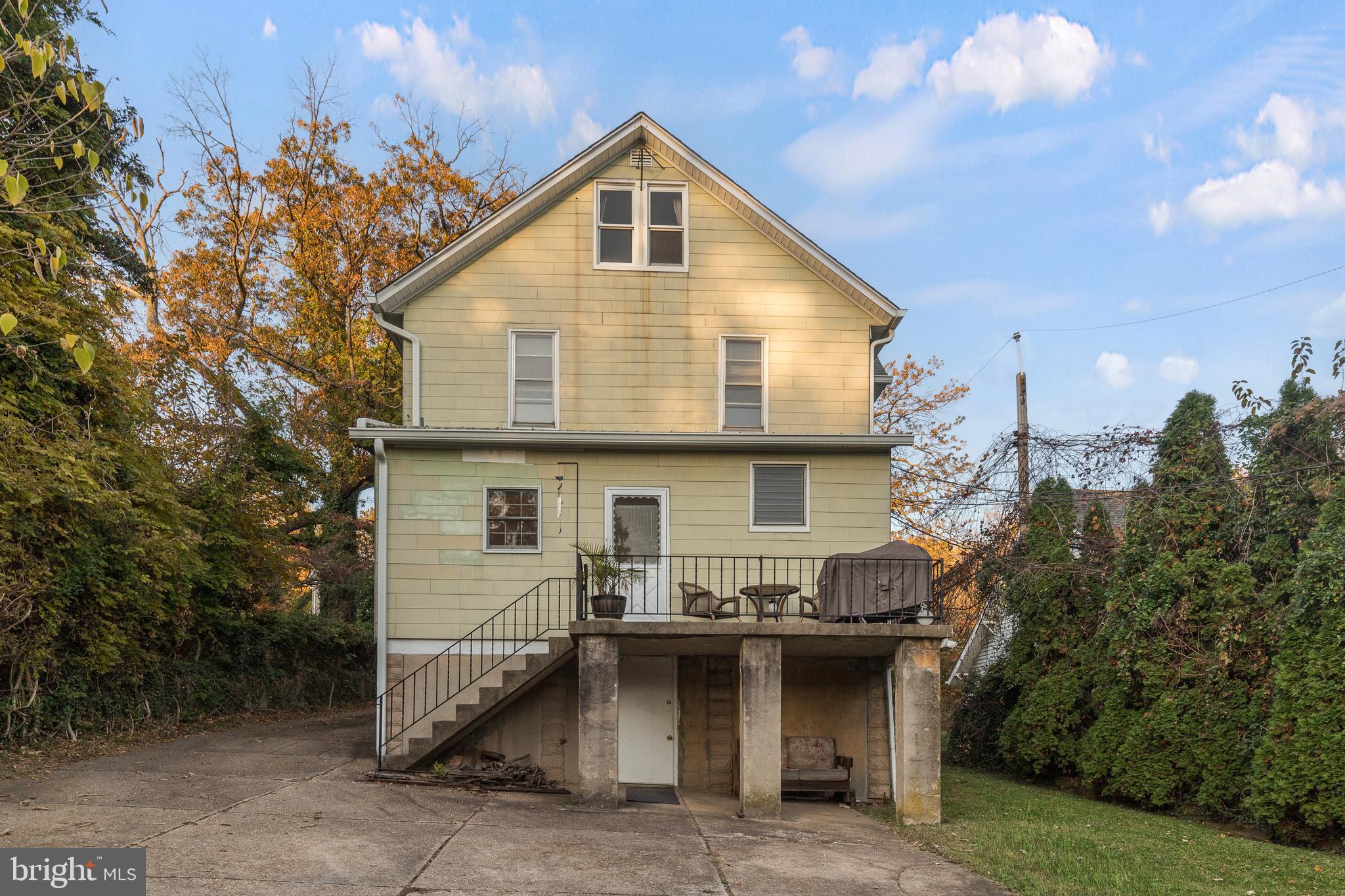 2901 RUECKERT AVENUE