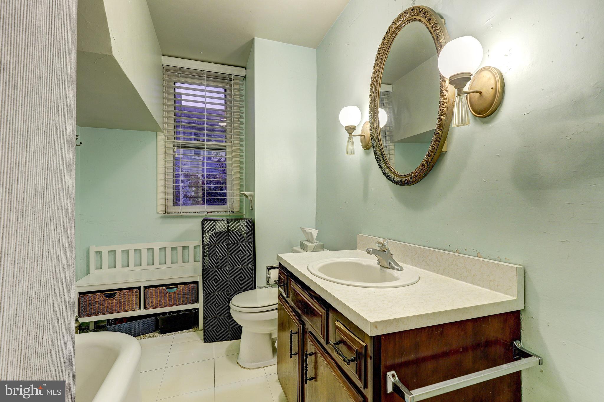 2901 RUECKERT AVENUE