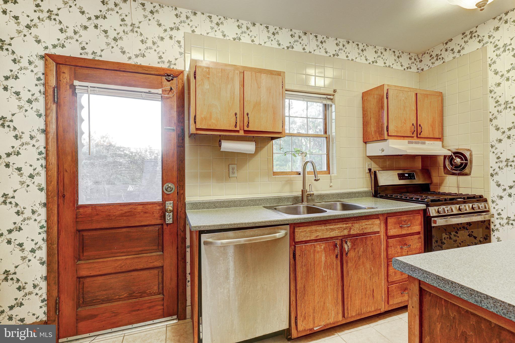 2901 RUECKERT AVENUE