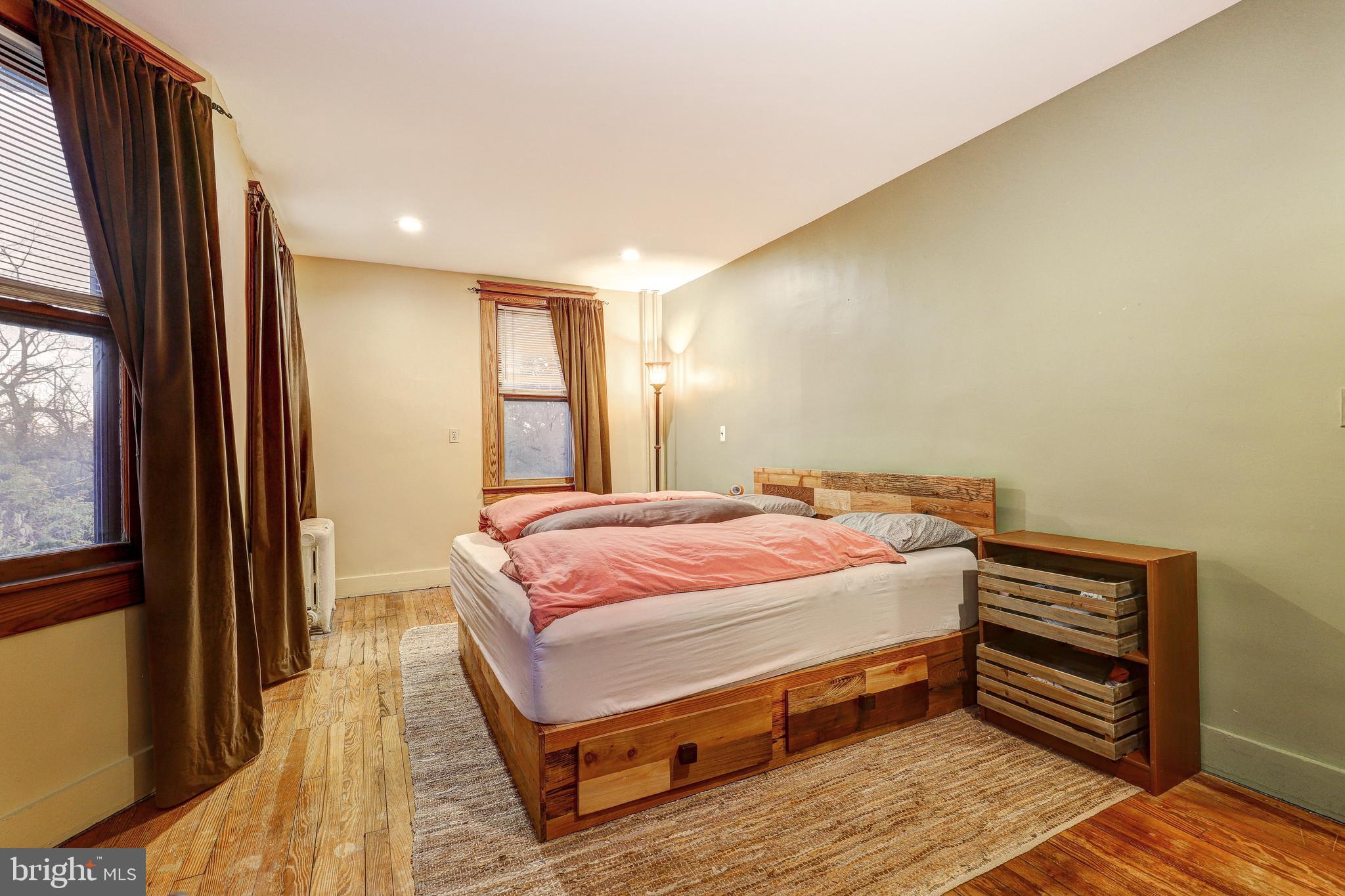 2901 RUECKERT AVENUE