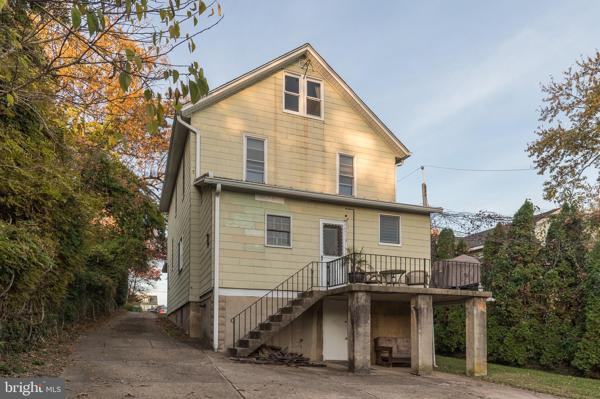 2901 RUECKERT AVENUE