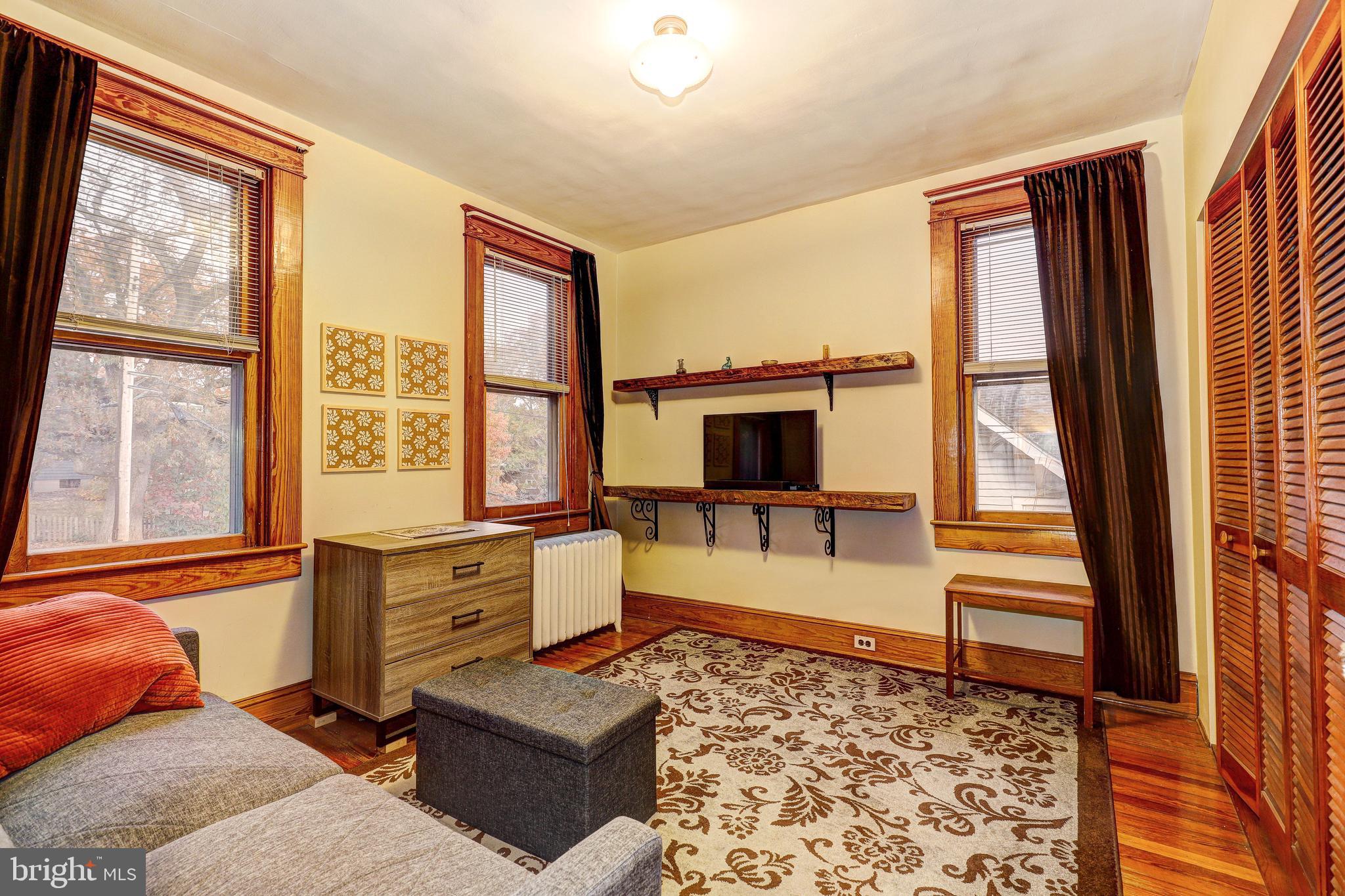 2901 RUECKERT AVENUE