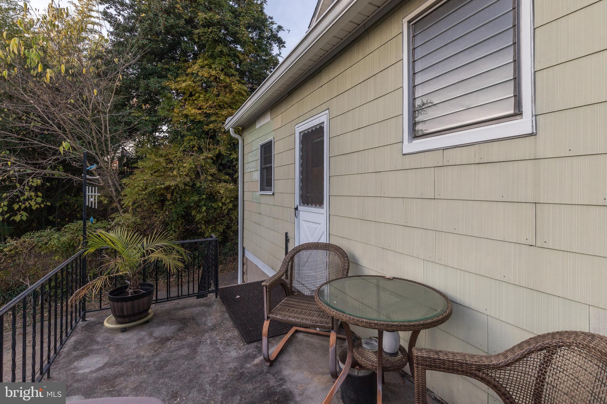 2901 RUECKERT AVENUE