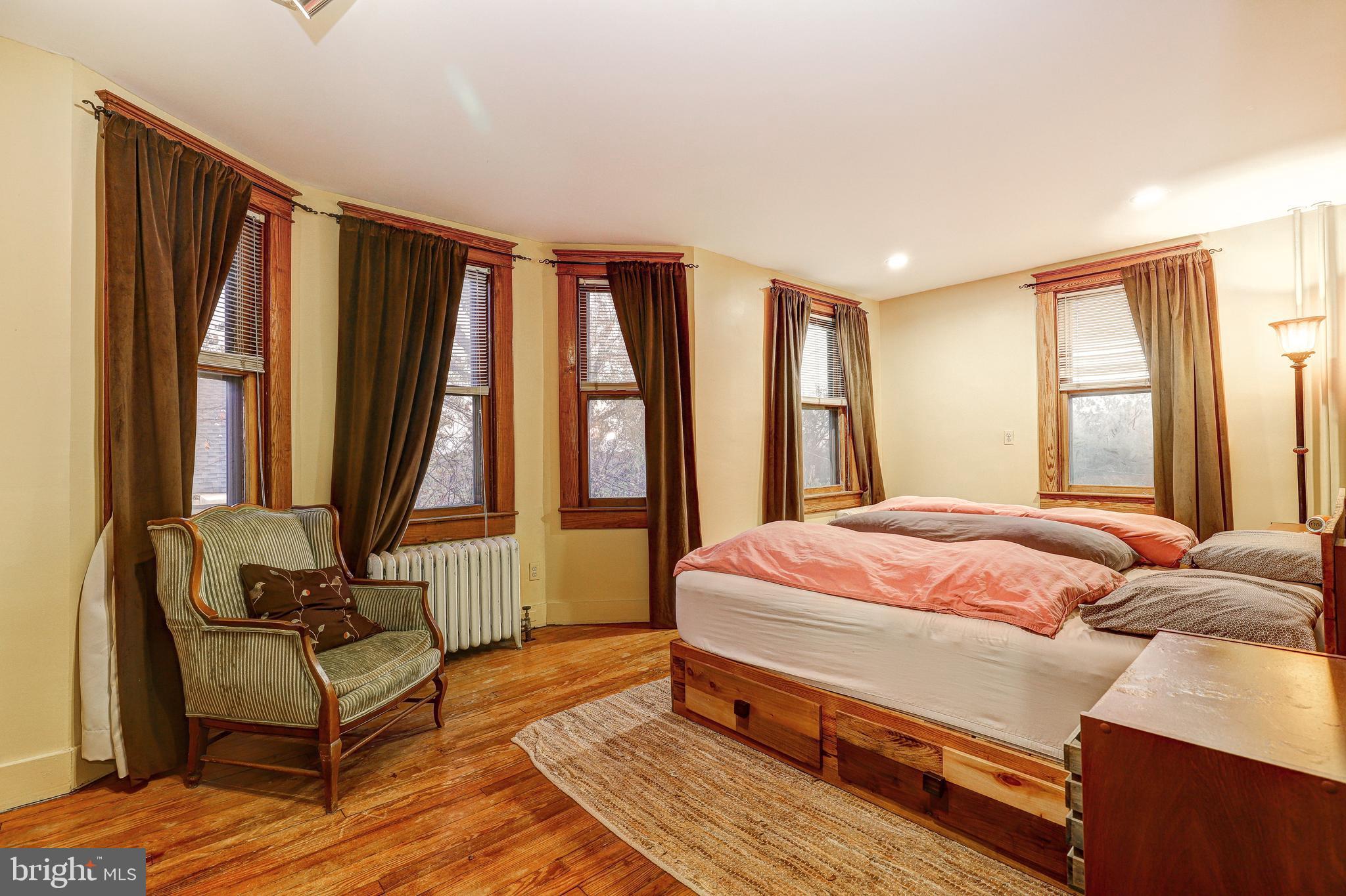 2901 RUECKERT AVENUE