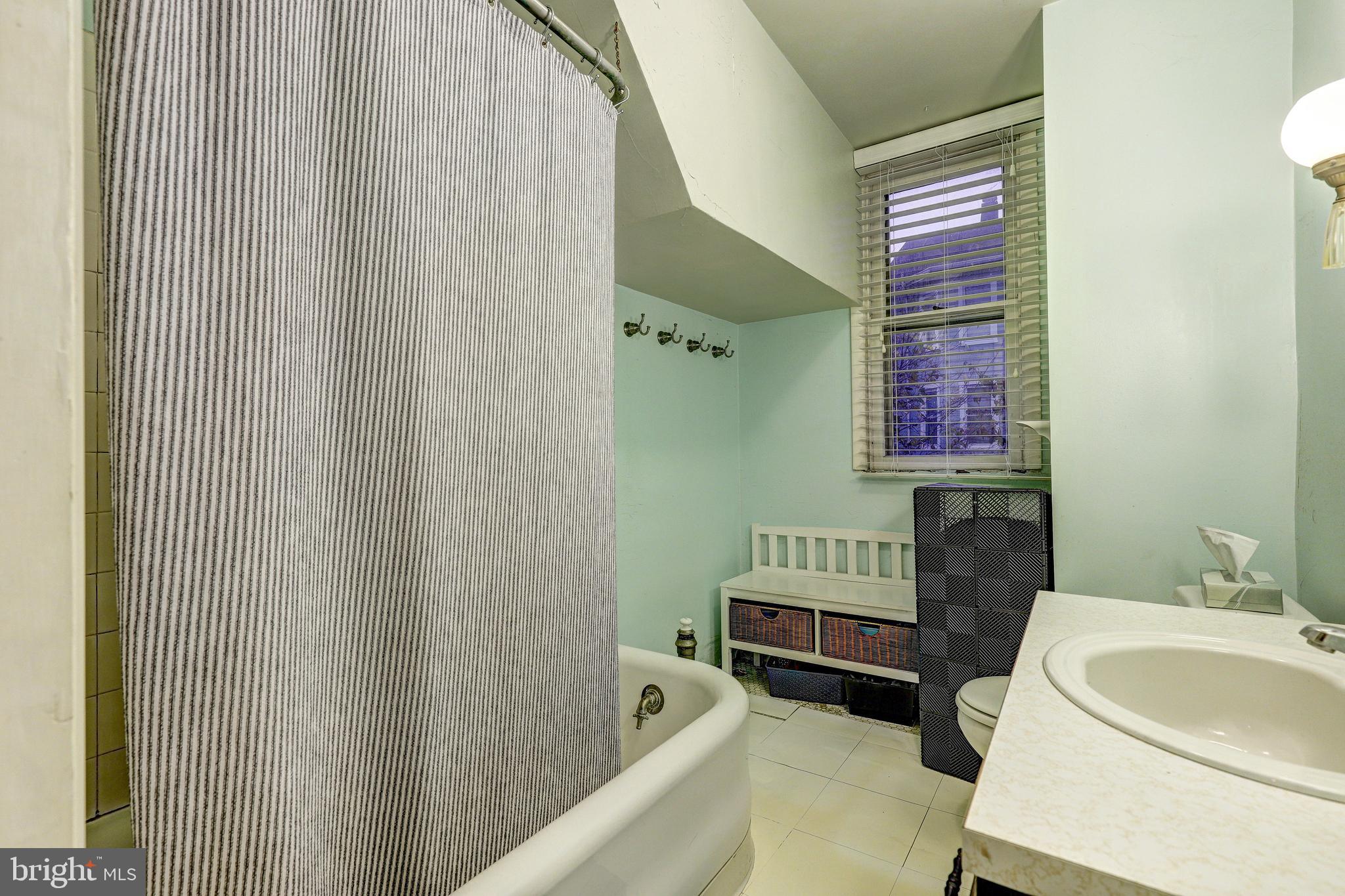 2901 RUECKERT AVENUE