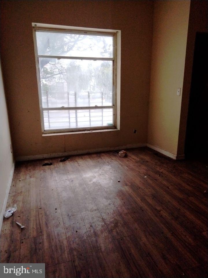 2410 E MADISON STREET