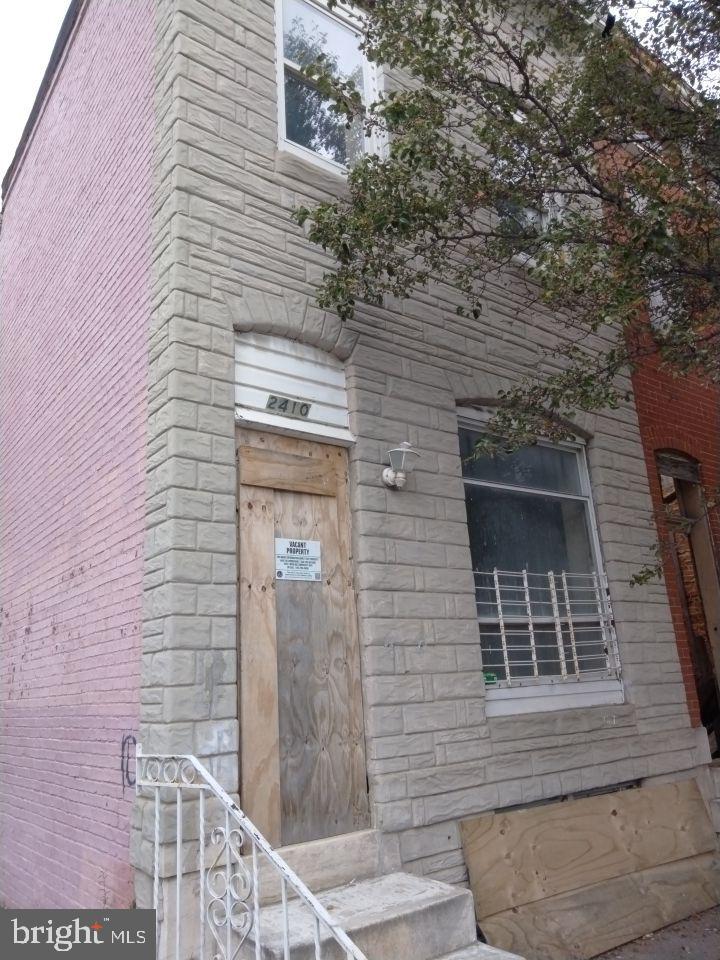 2410 E MADISON STREET