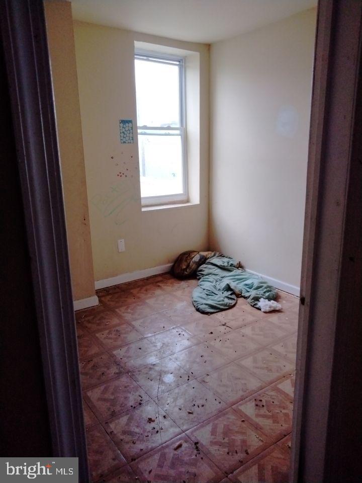 2410 E MADISON STREET