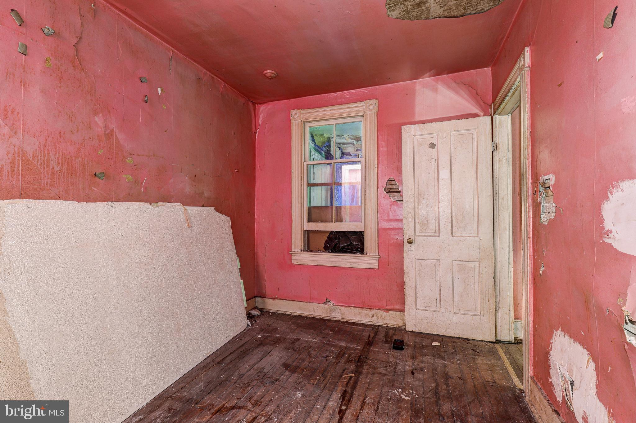 1534 N MILTON AVENUE