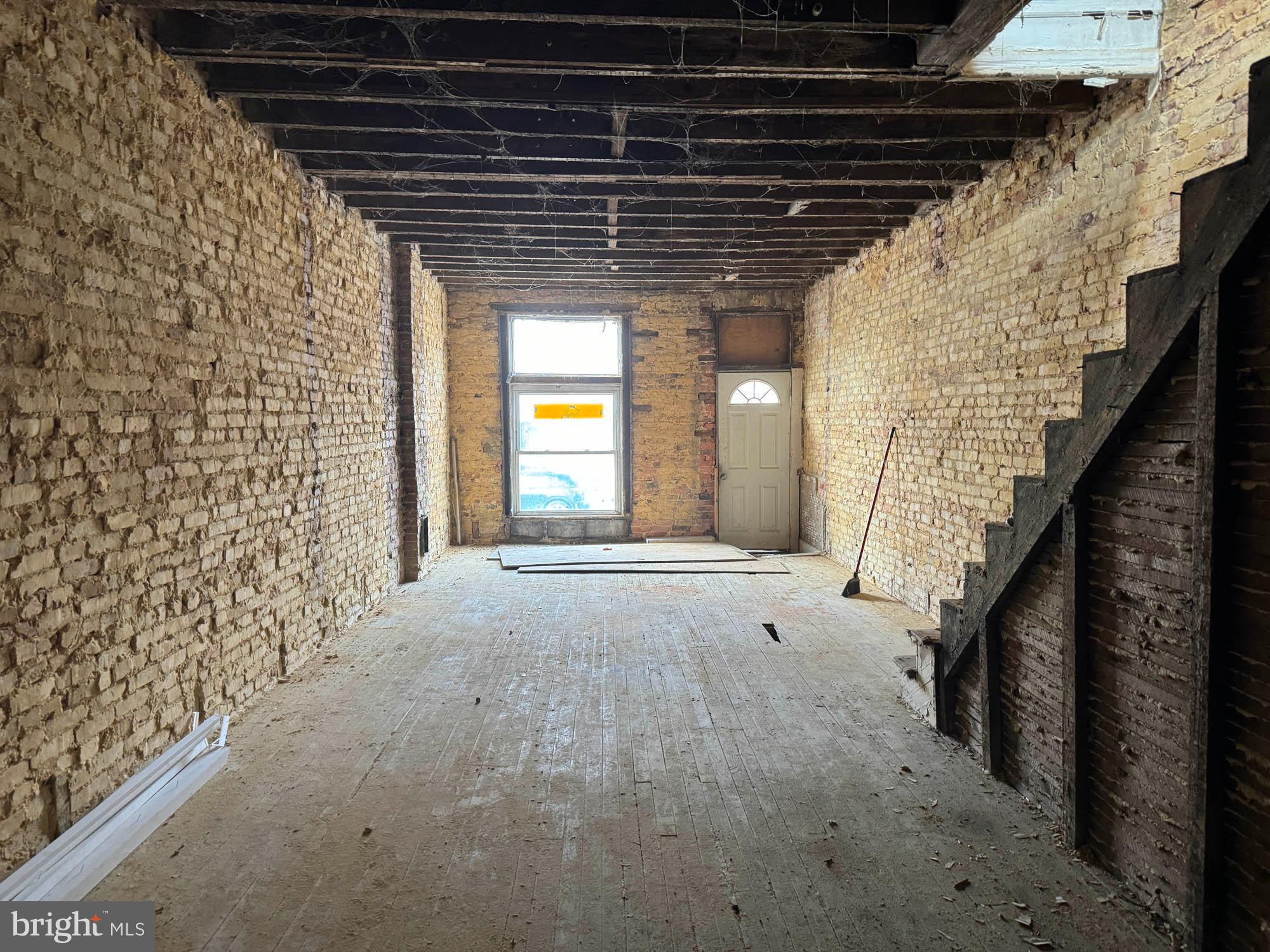 709 N KENWOOD AVENUE