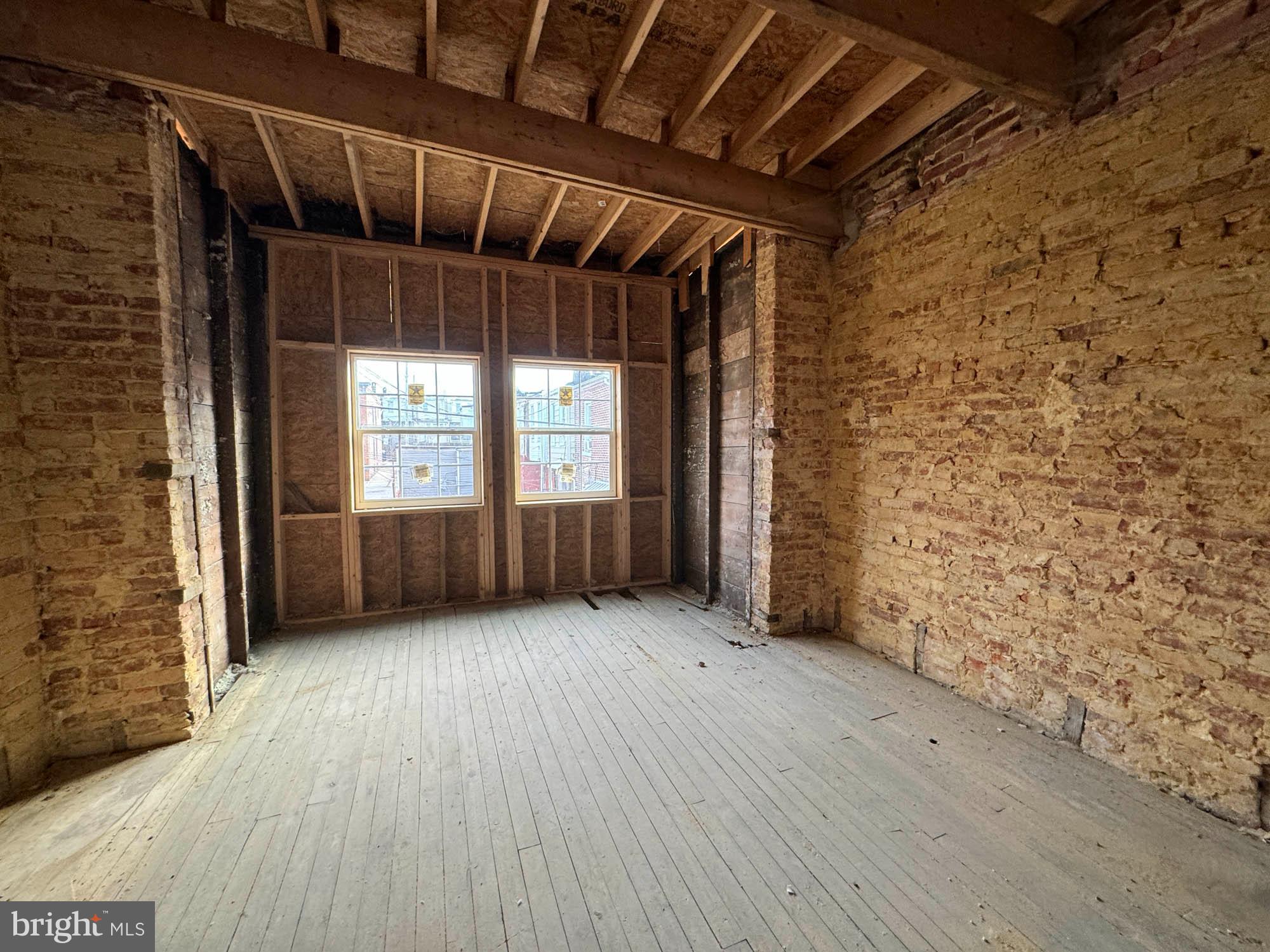 709 N KENWOOD AVENUE