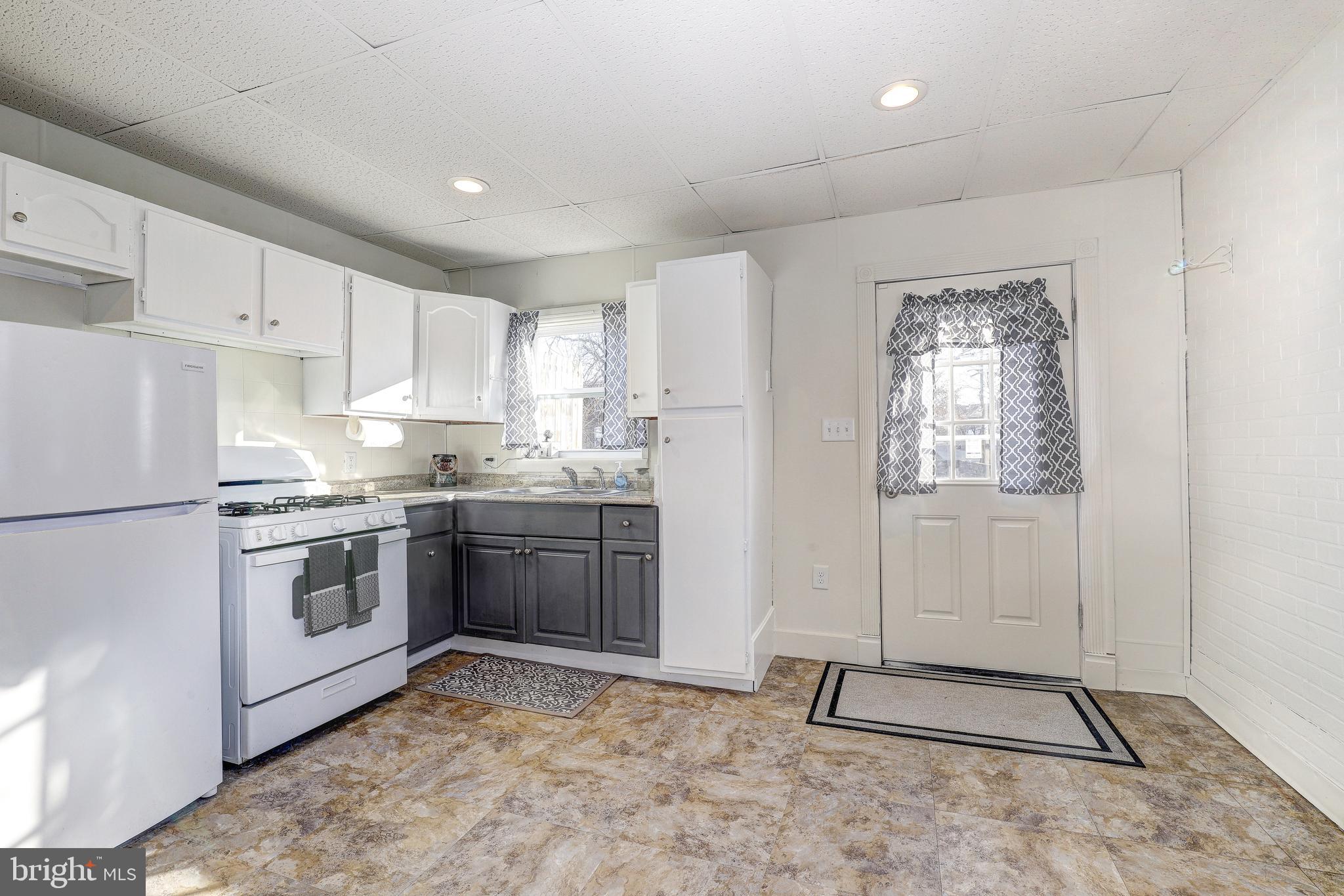 1503 SYCAMORE STREET