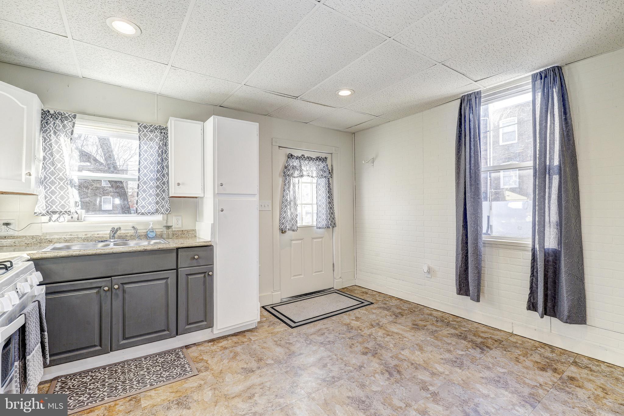 1503 SYCAMORE STREET