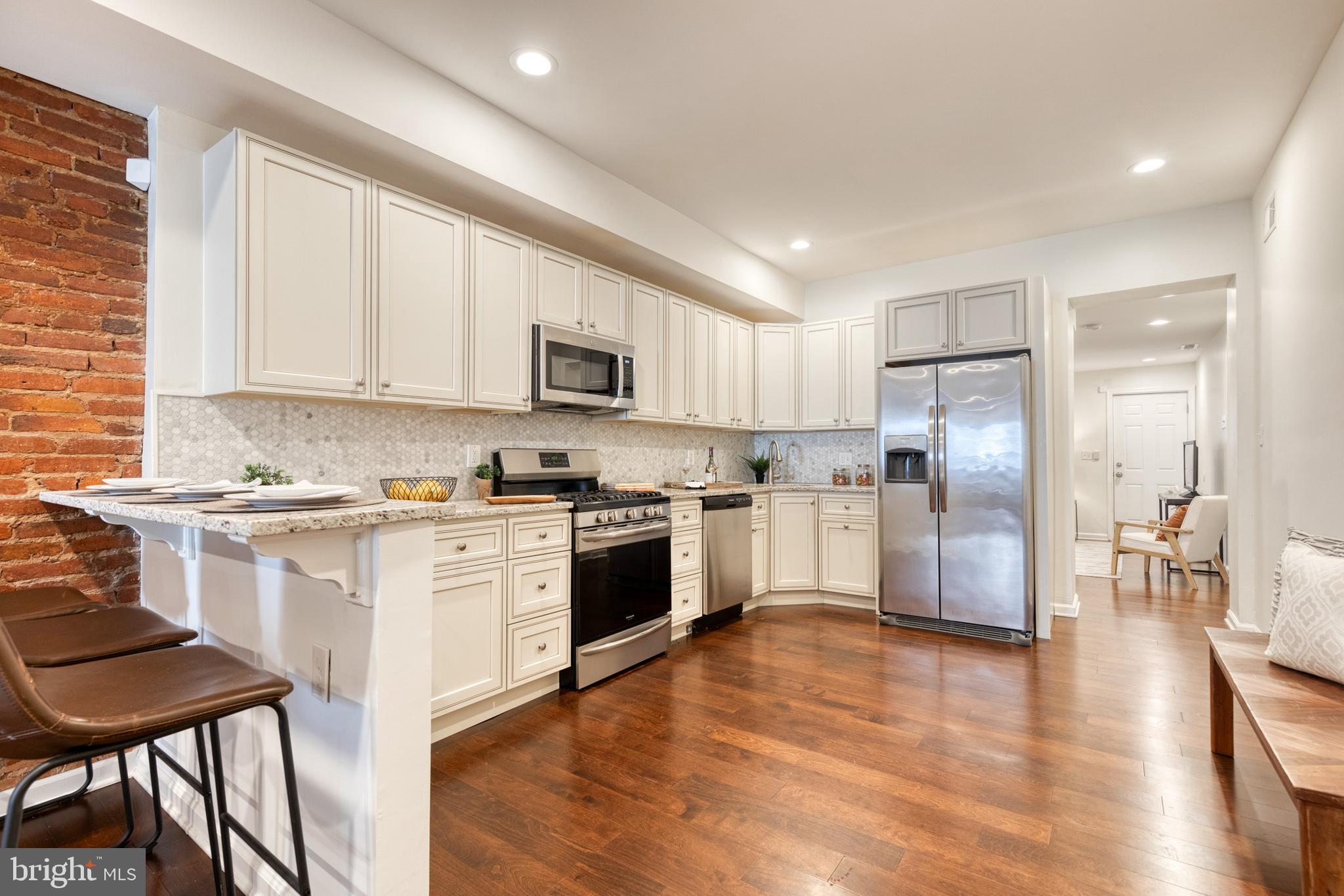 2515 E FAYETTE STREET