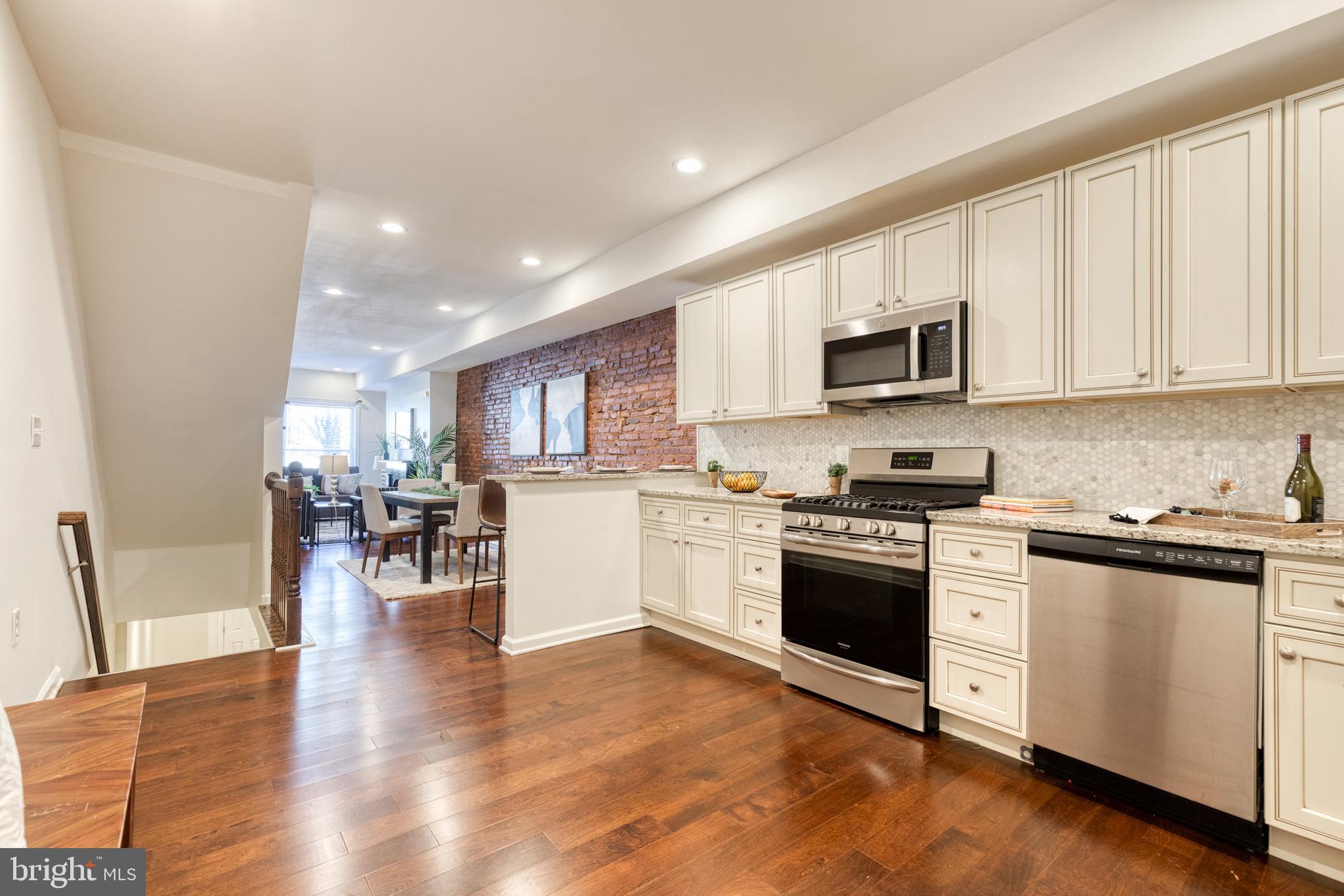 2515 E FAYETTE STREET