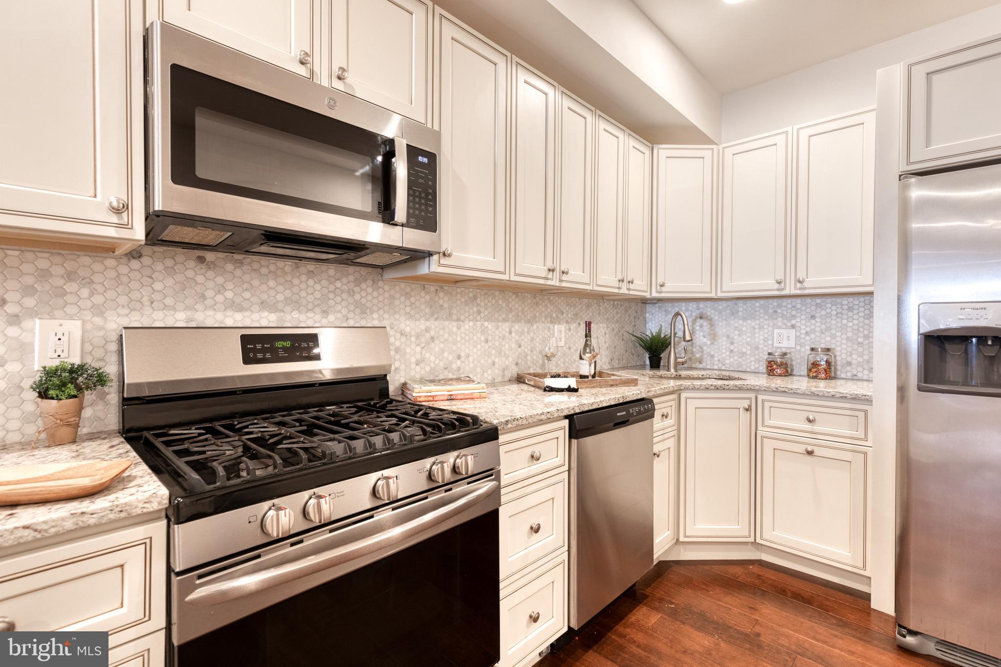 2515 E FAYETTE STREET