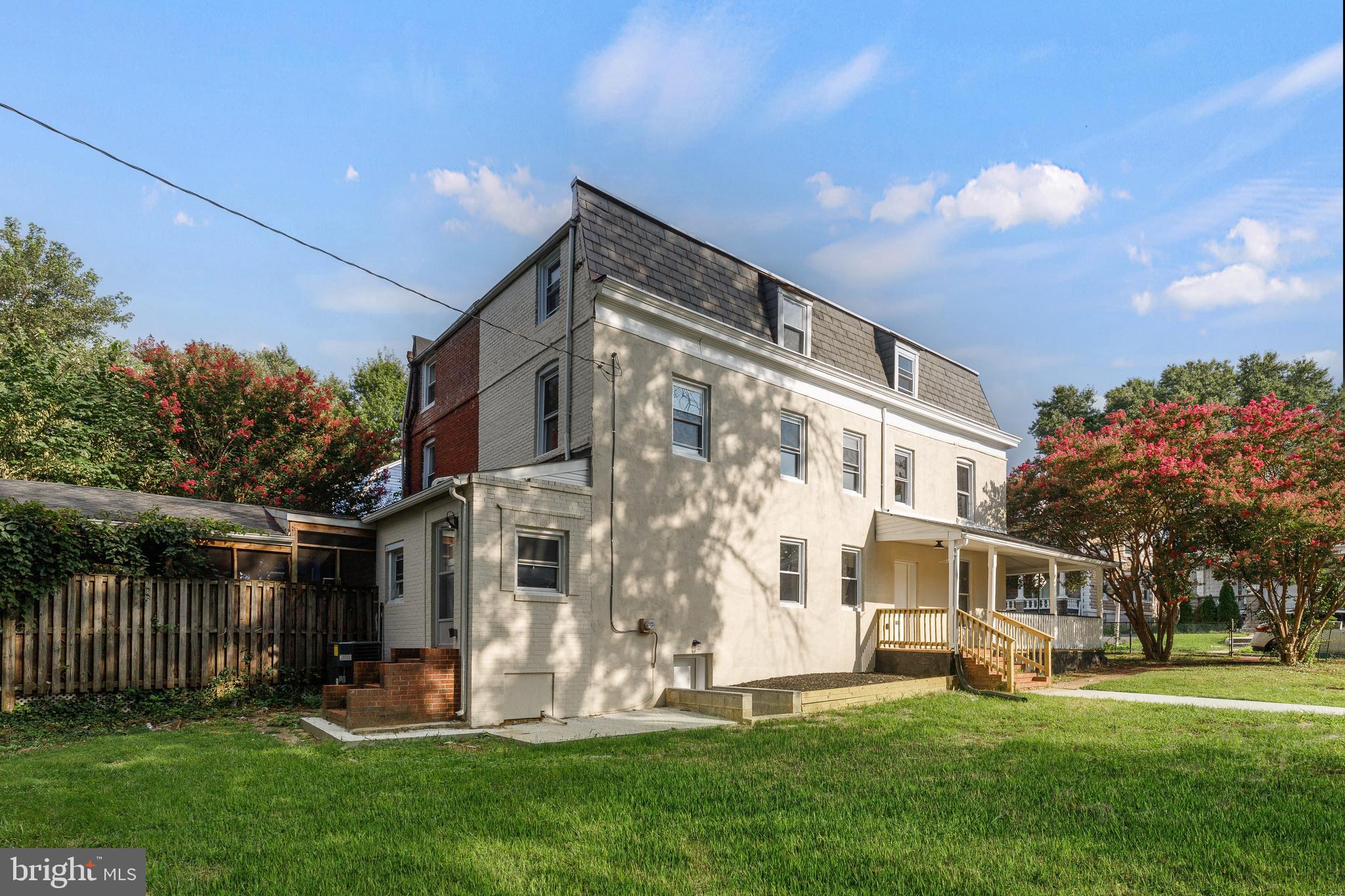 4220 PARKMONT AVENUE