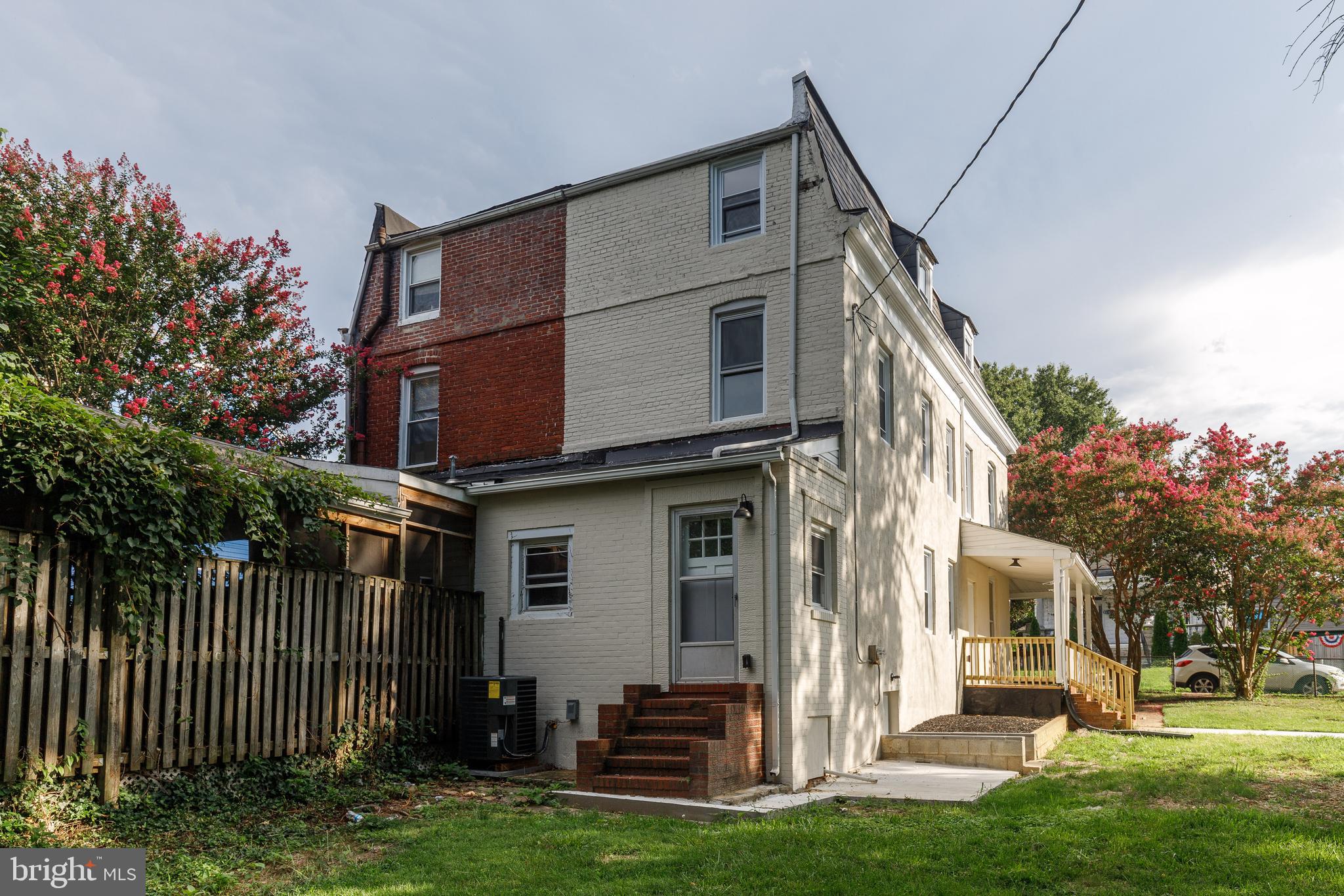 4220 PARKMONT AVENUE