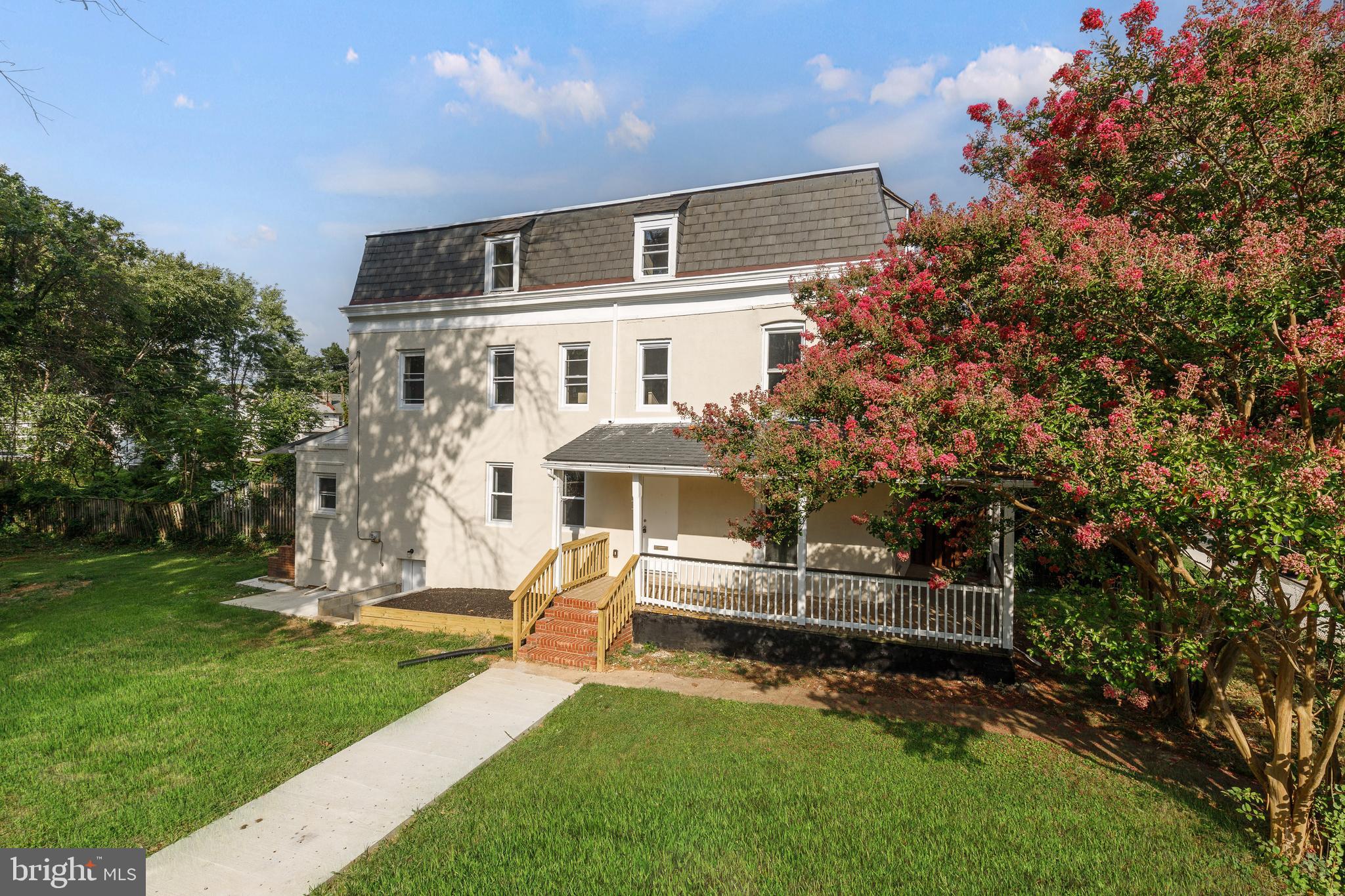 4220 PARKMONT AVENUE