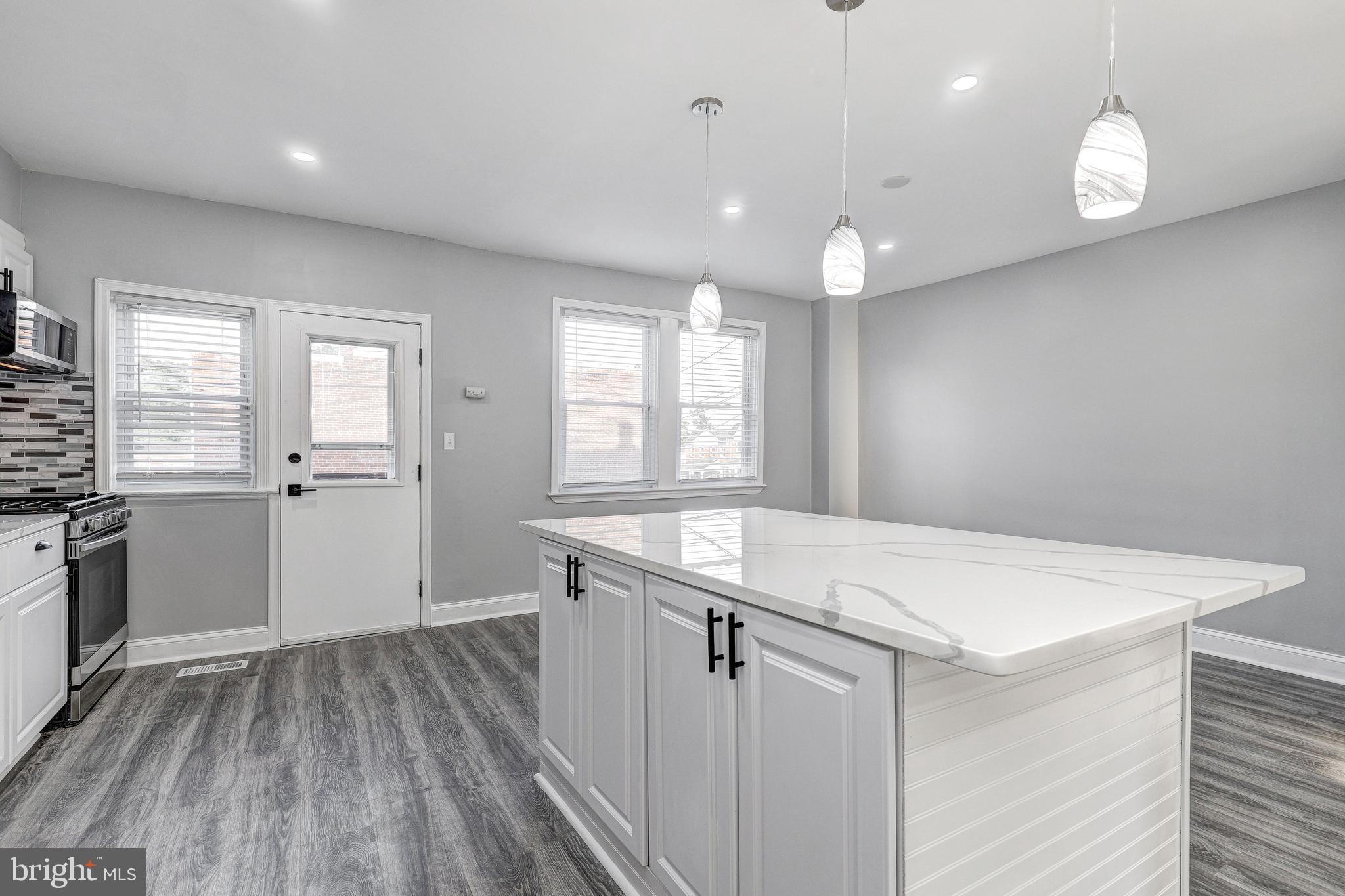 905 MOUNT HOLLY STREET