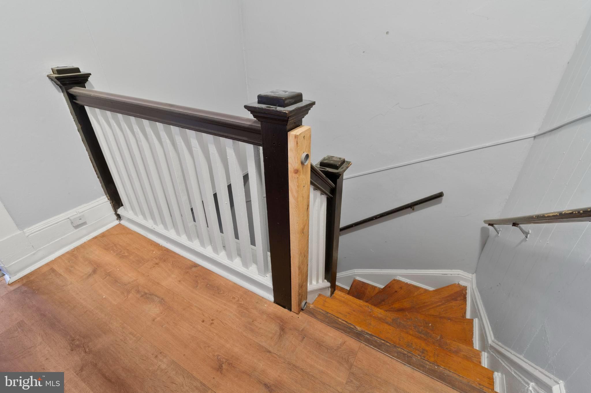 3814 W GARRISON AVENUE