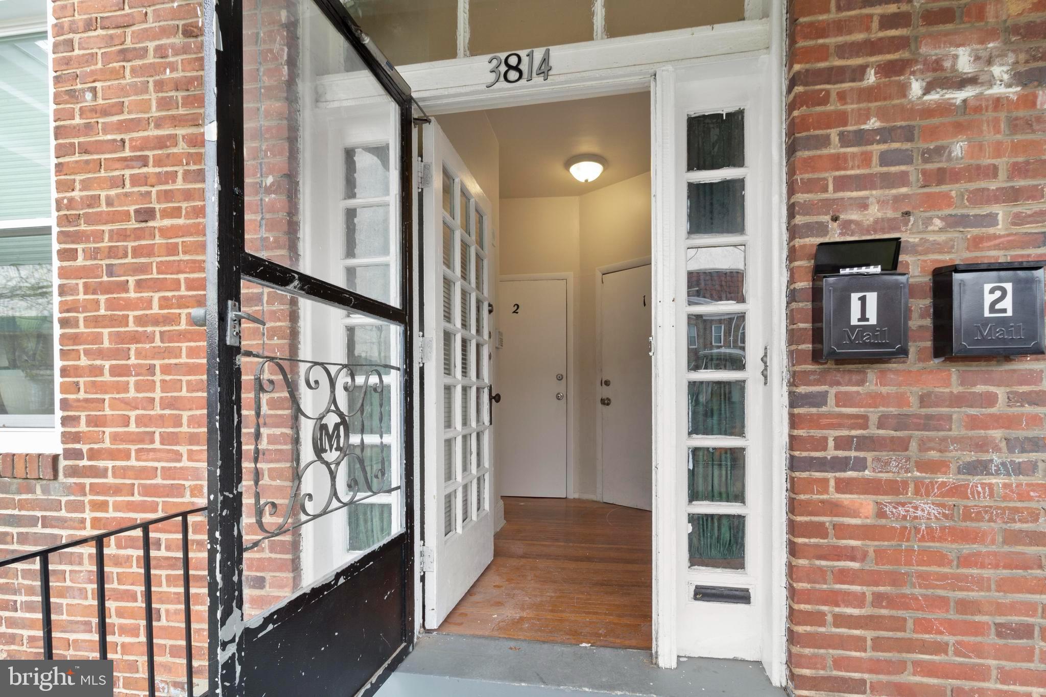 3814 W GARRISON AVENUE