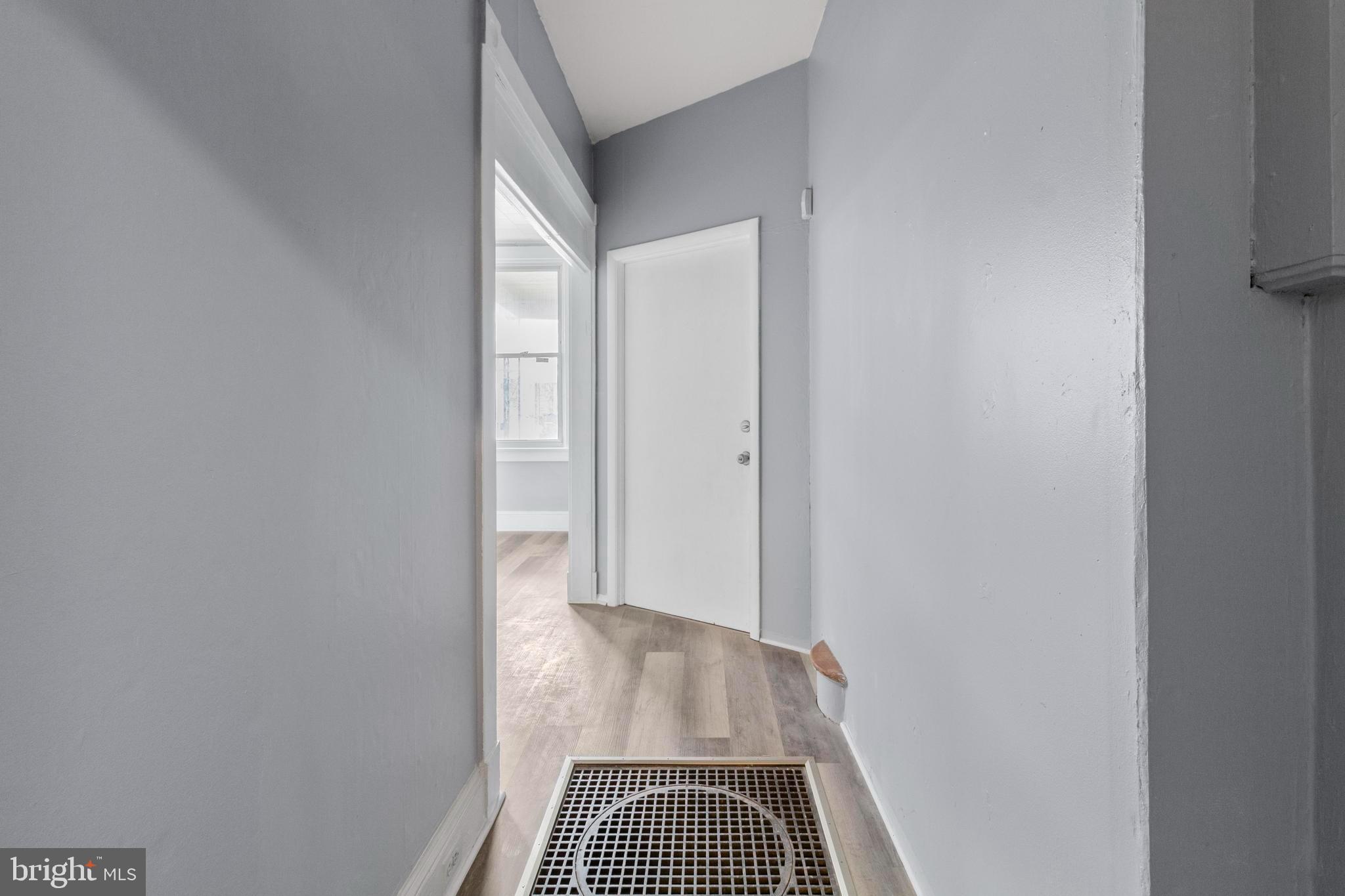 3814 W GARRISON AVENUE