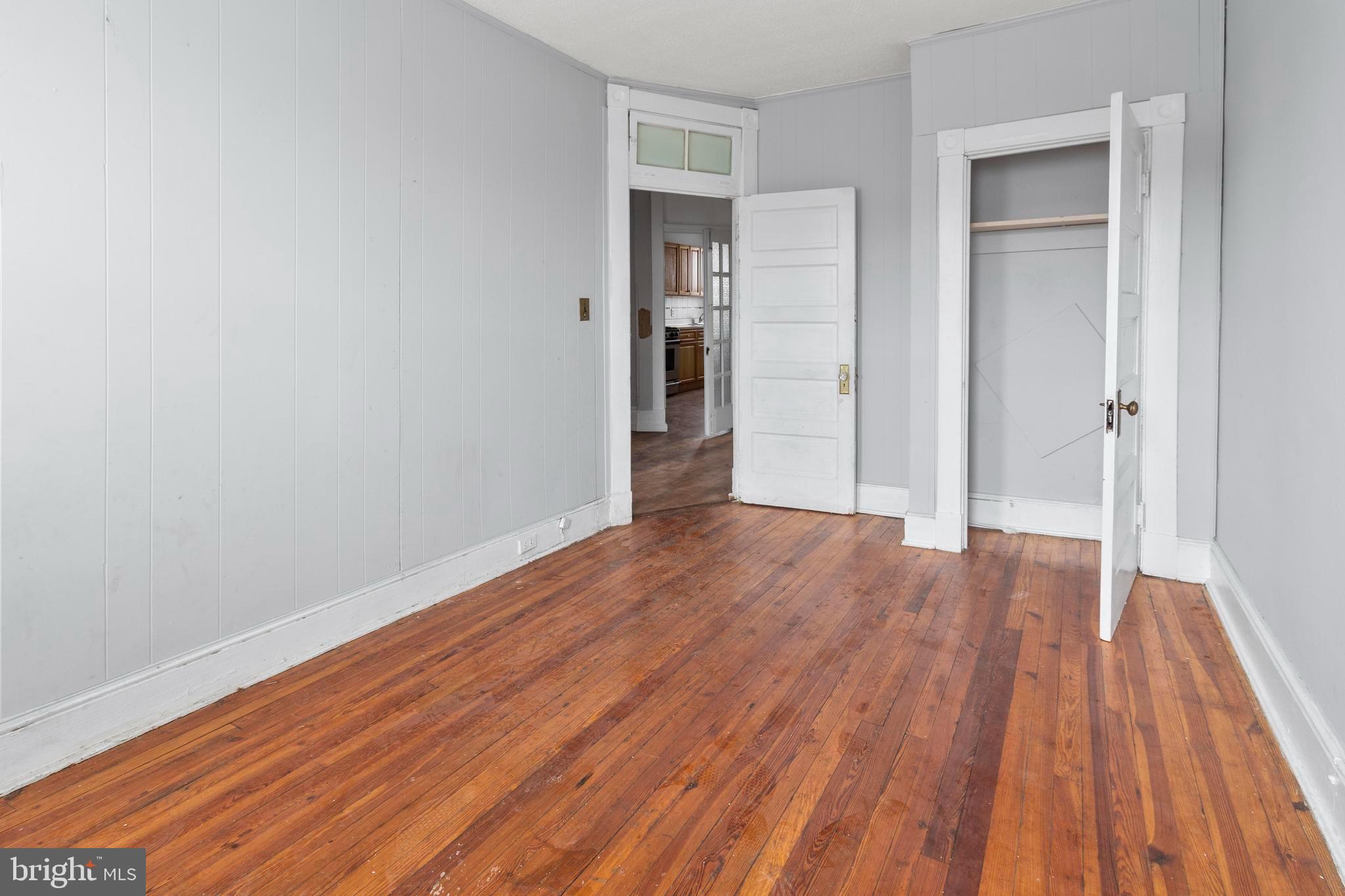 3814 W GARRISON AVENUE