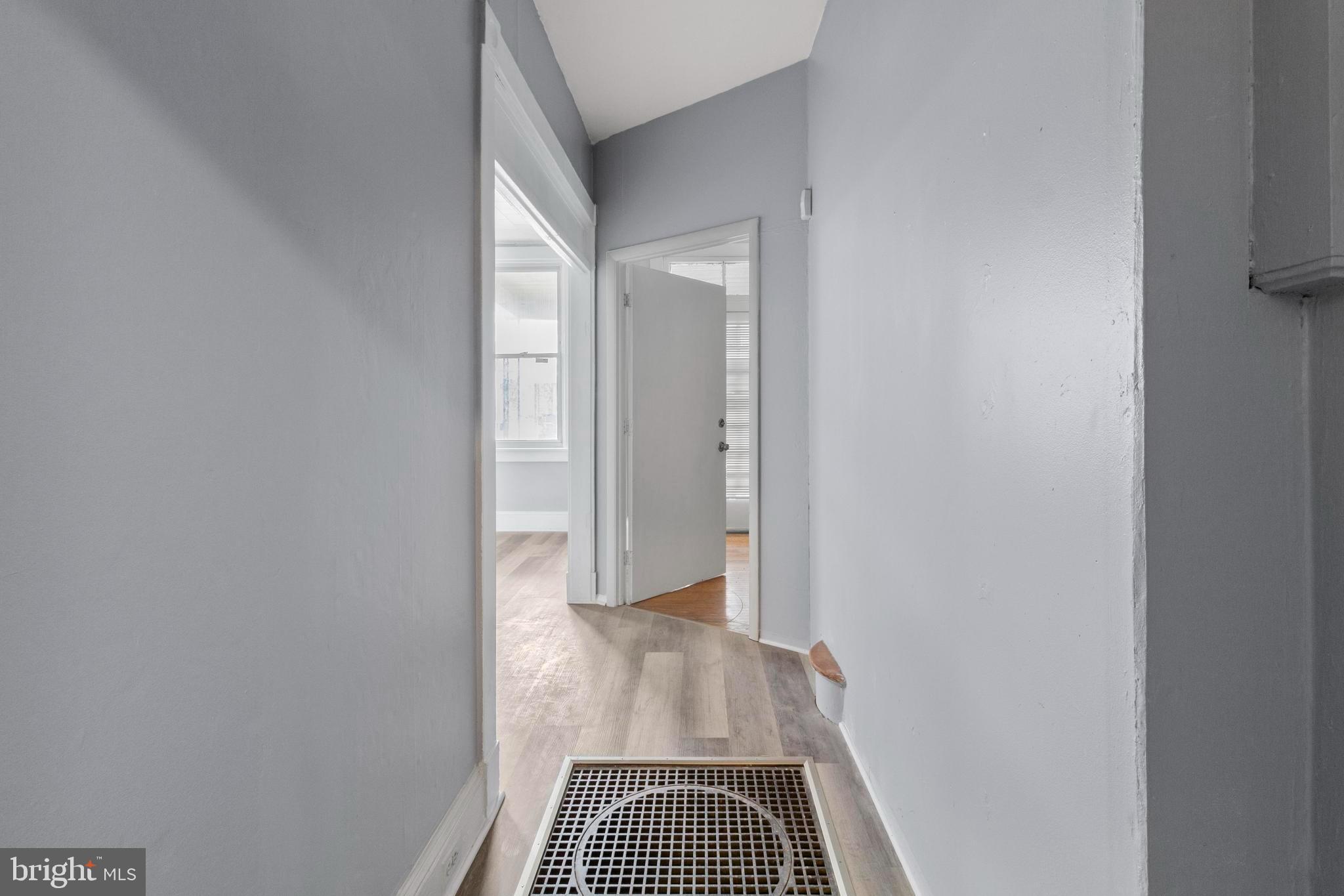 3814 W GARRISON AVENUE