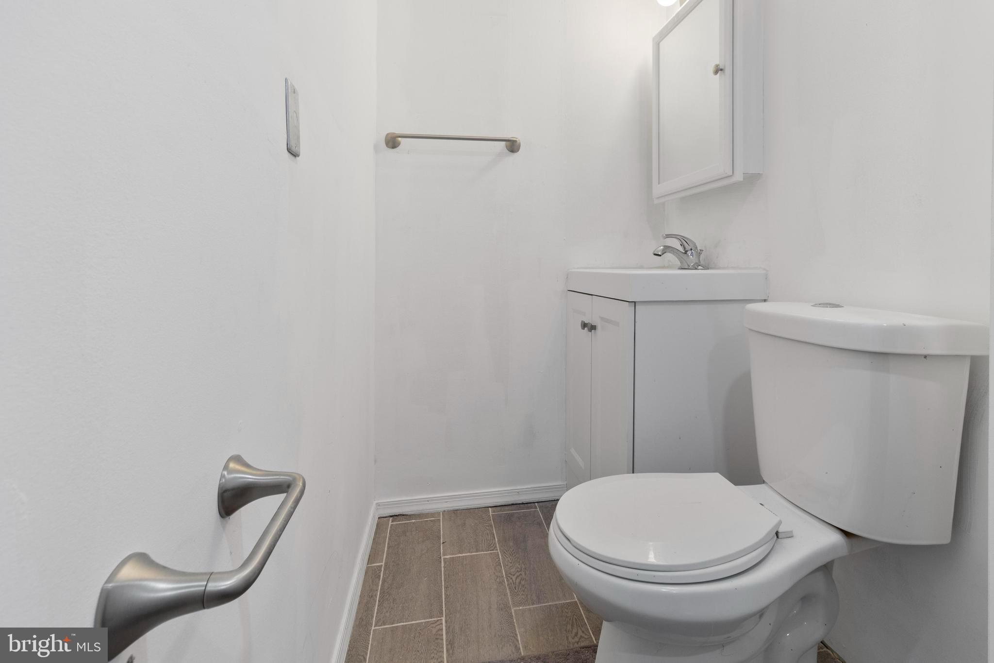 3814 W GARRISON AVENUE