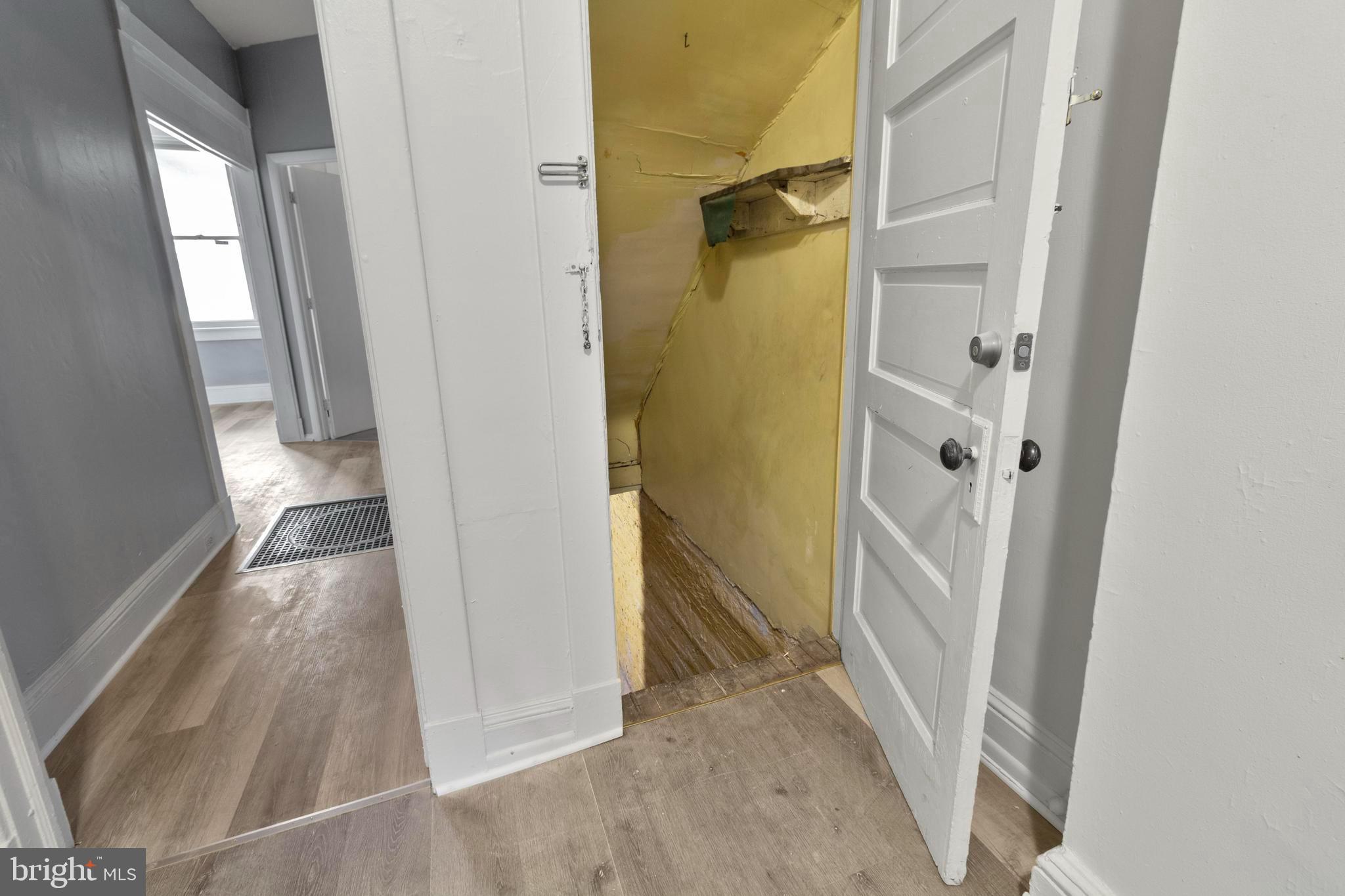 3814 W GARRISON AVENUE