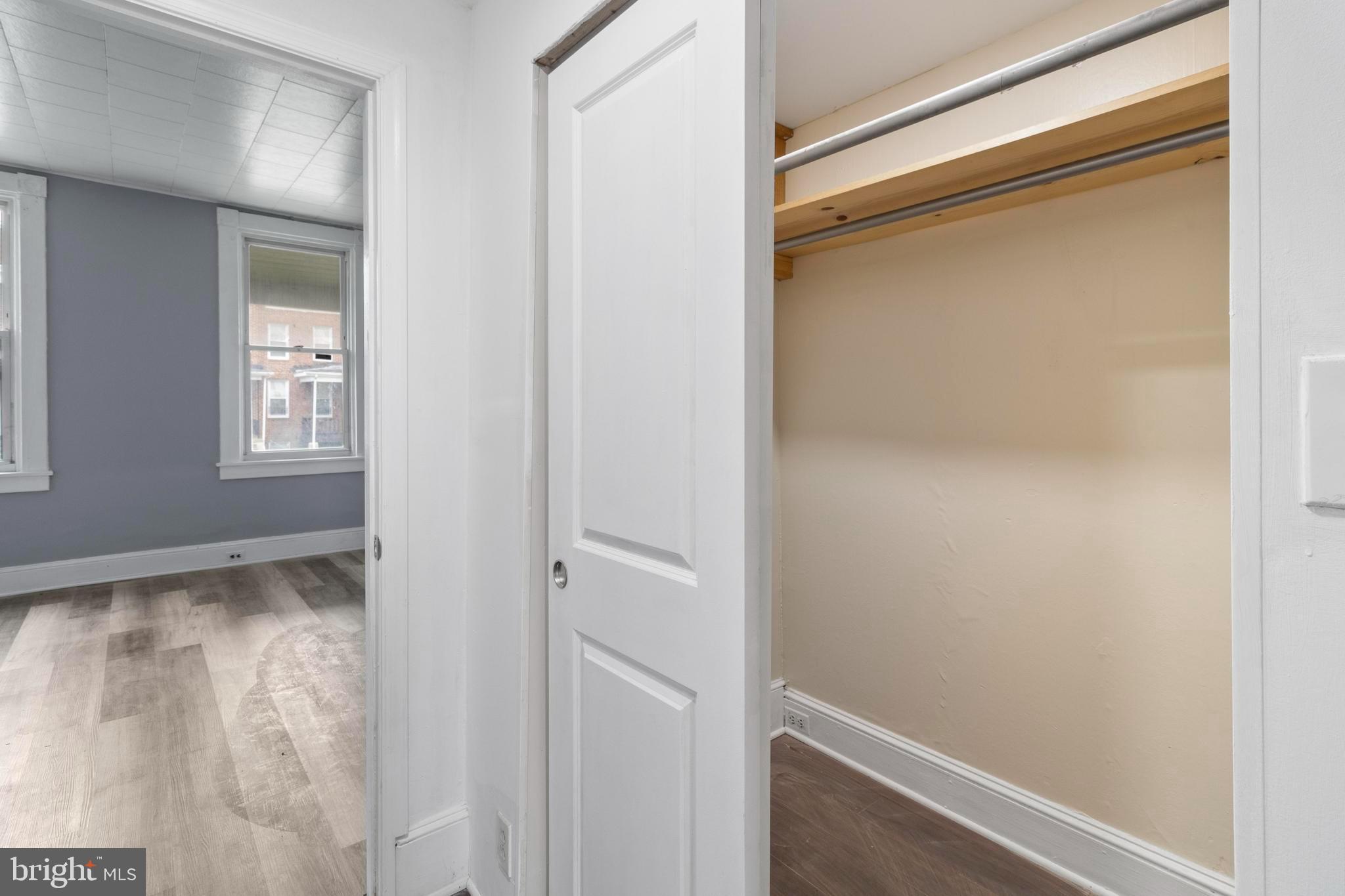 3814 W GARRISON AVENUE