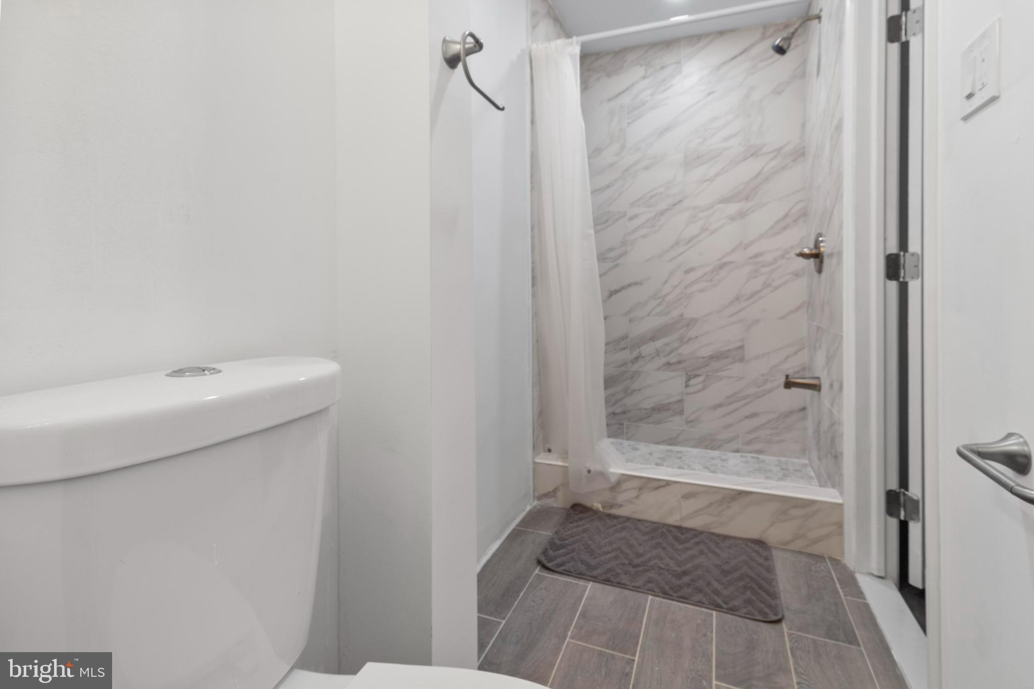 3814 W GARRISON AVENUE