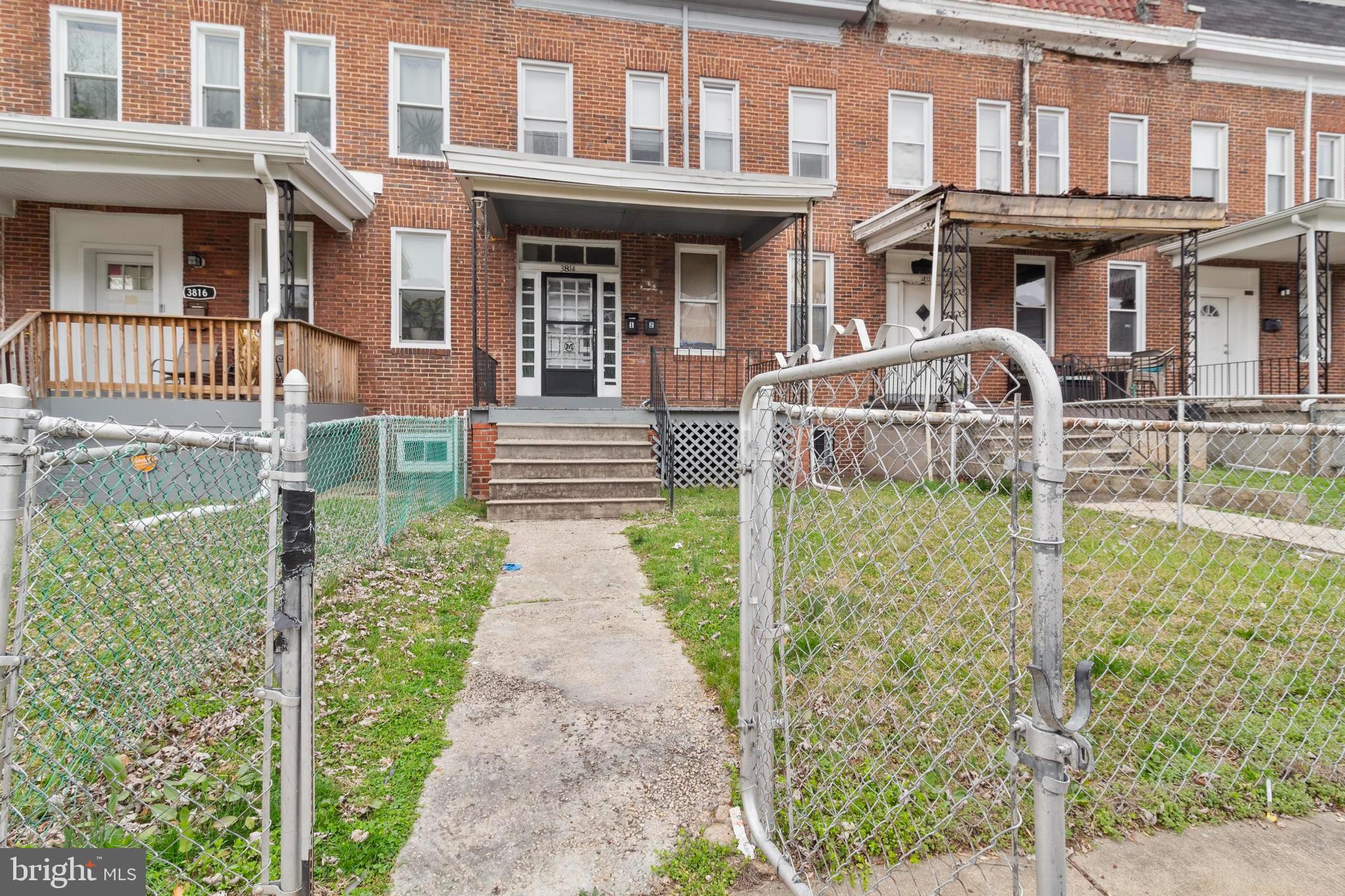 3814 W GARRISON AVENUE