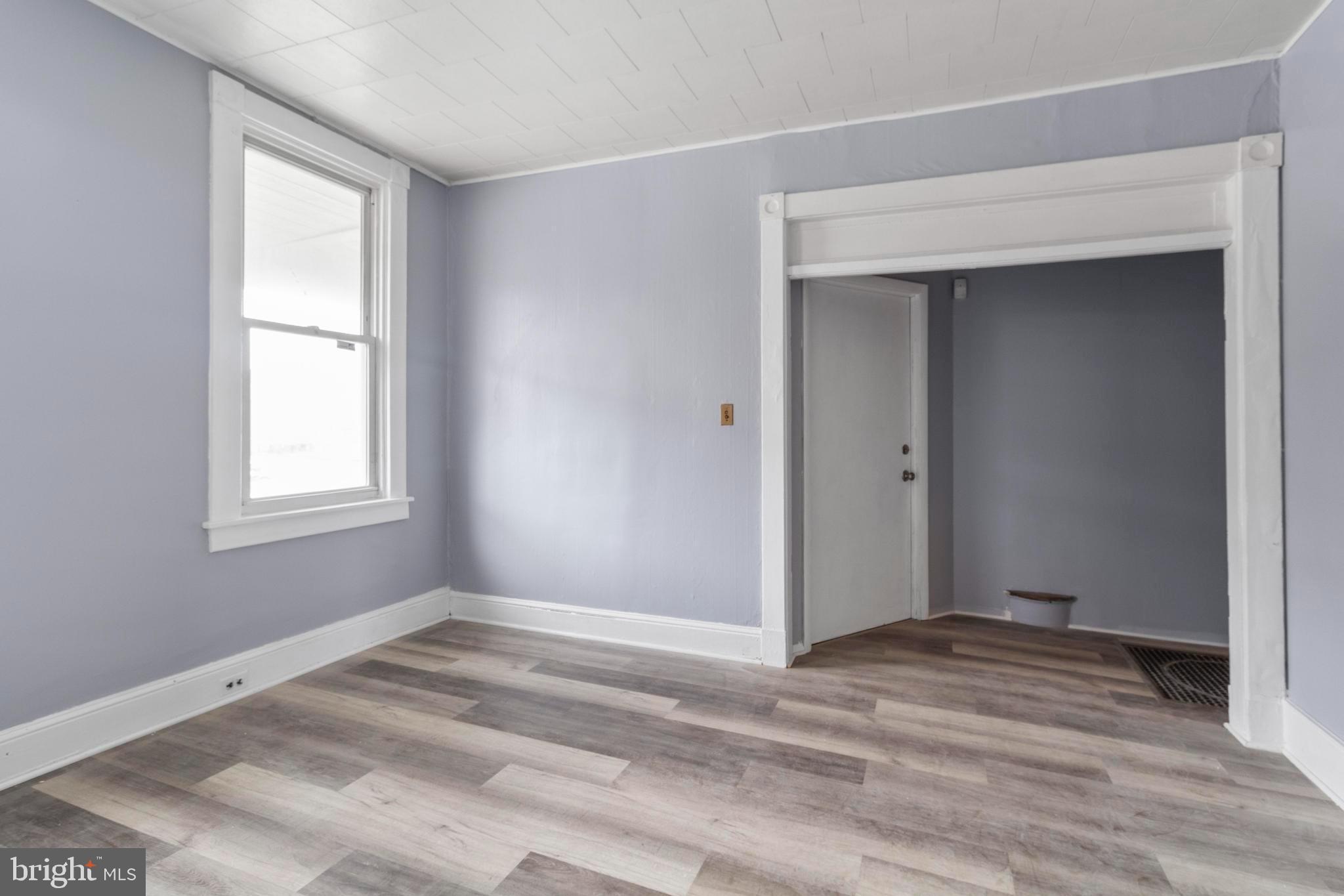 3814 W GARRISON AVENUE