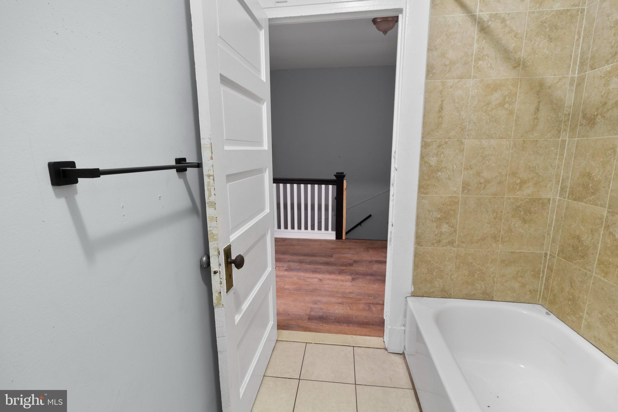 3814 W GARRISON AVENUE