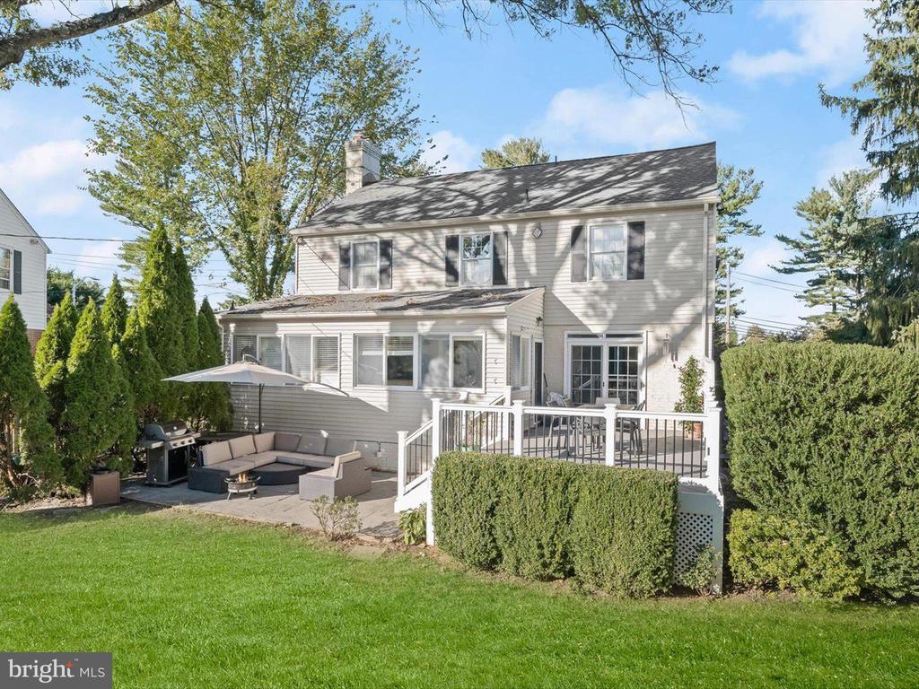117 W LAKE AVENUE