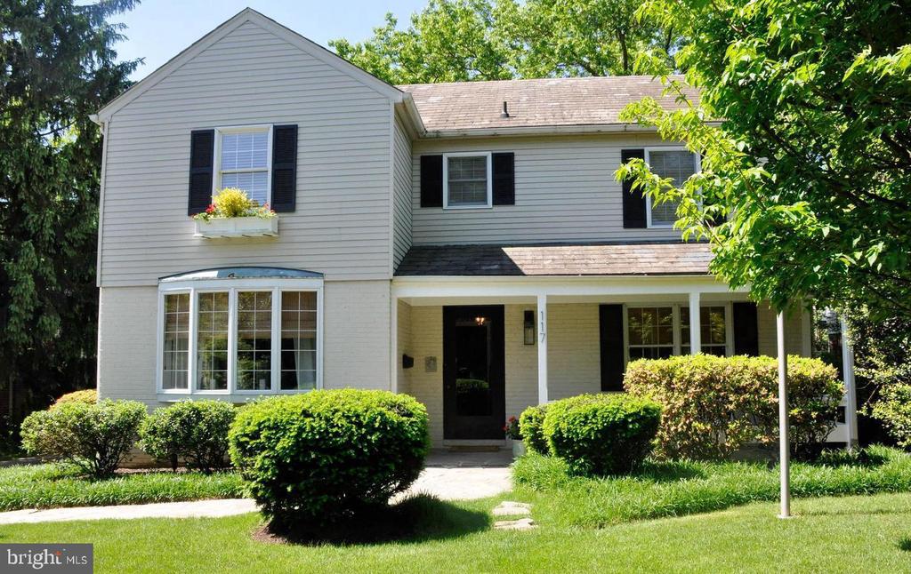 117 W LAKE AVENUE