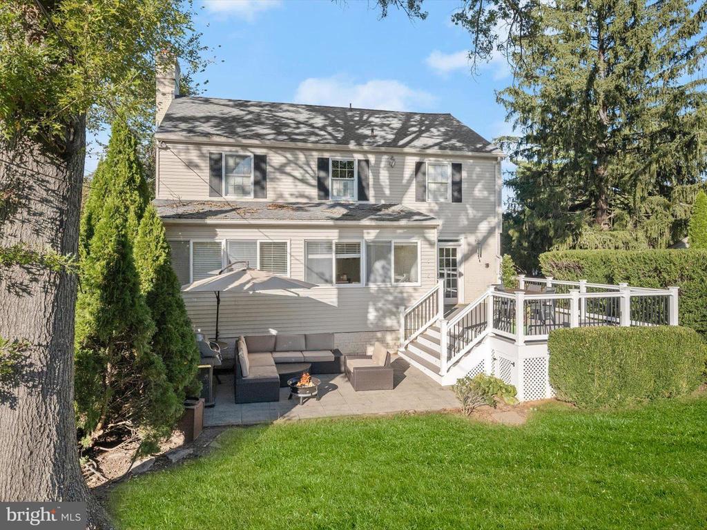 117 W LAKE AVENUE
