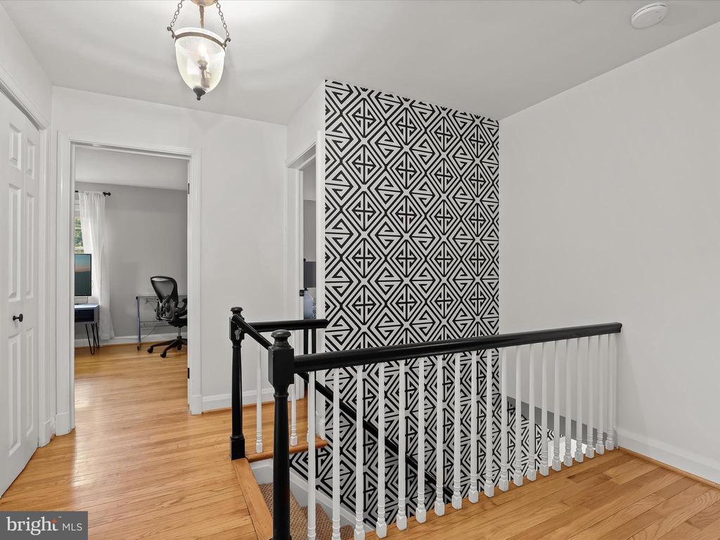 117 W LAKE AVENUE