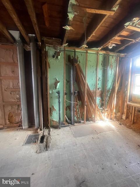 1540 N WOODYEAR STREET