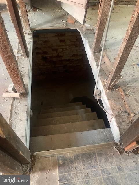 1540 N WOODYEAR STREET