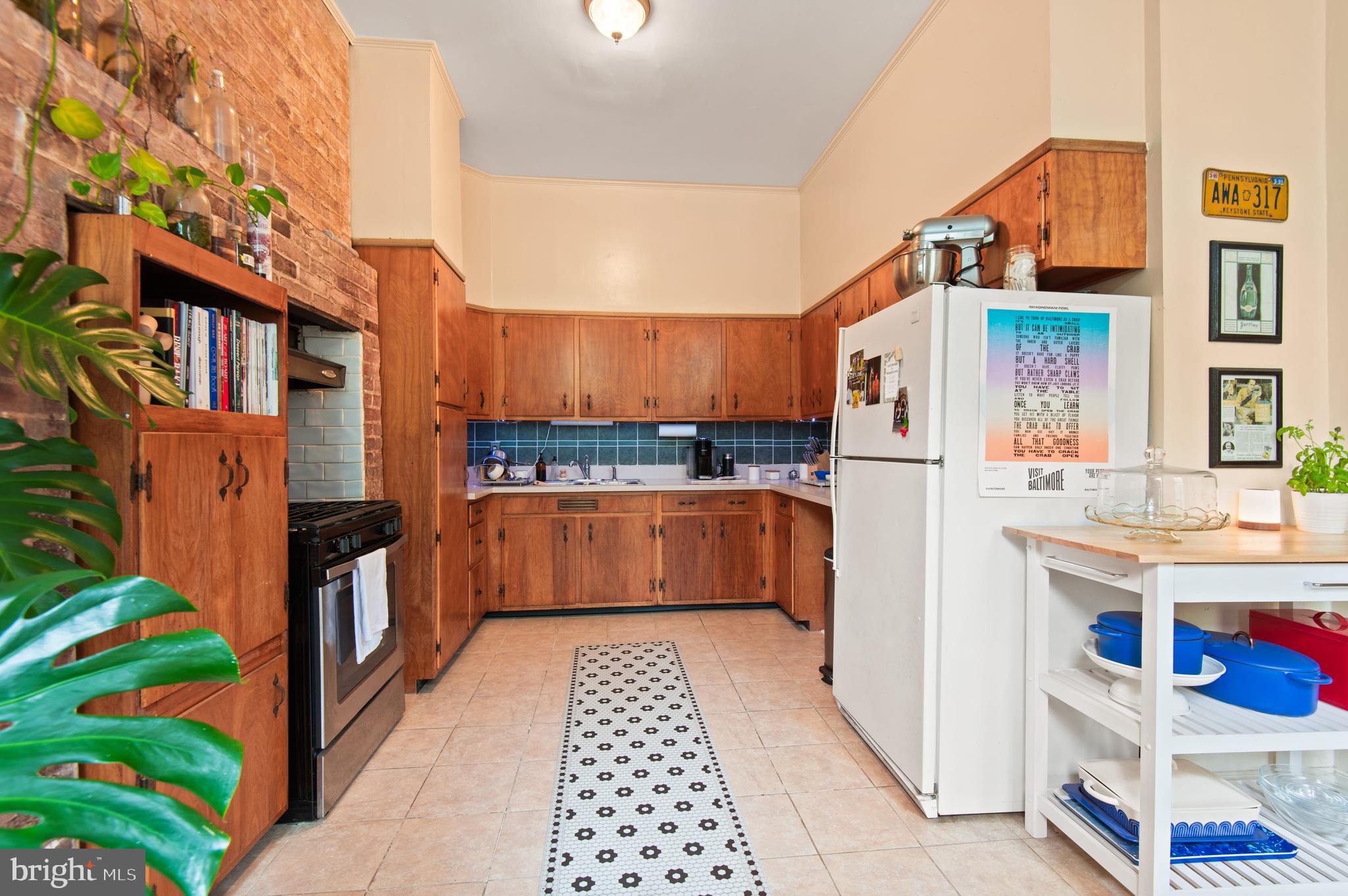 246 W LANVALE STREET