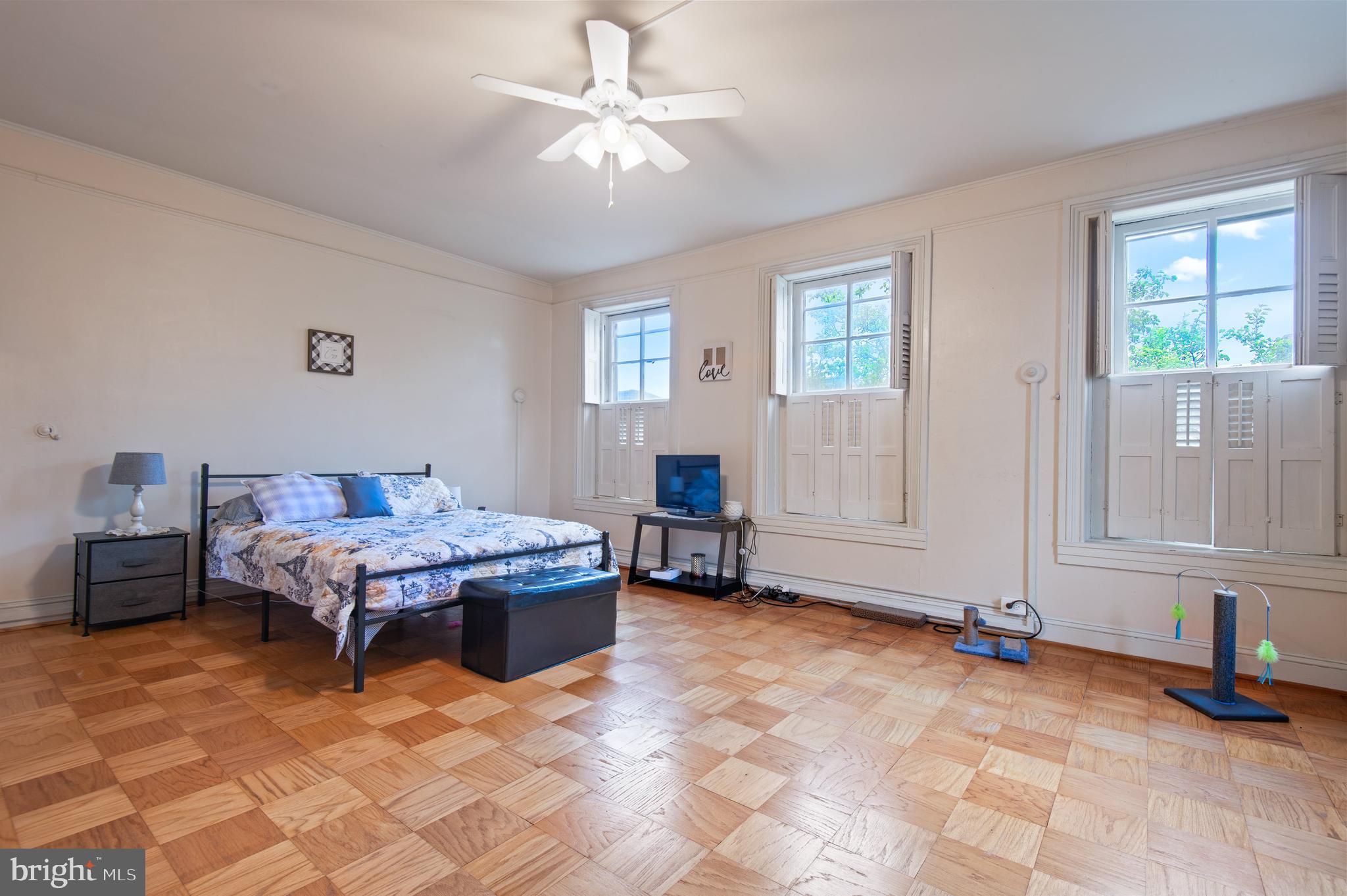 246 W LANVALE STREET