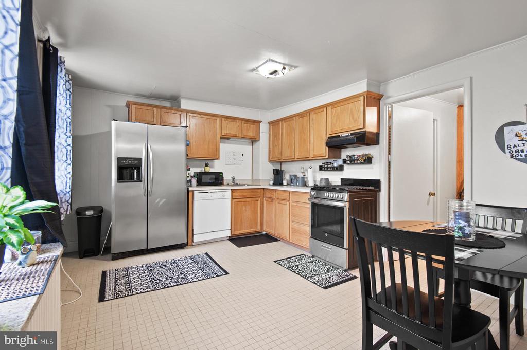 246 W LANVALE STREET